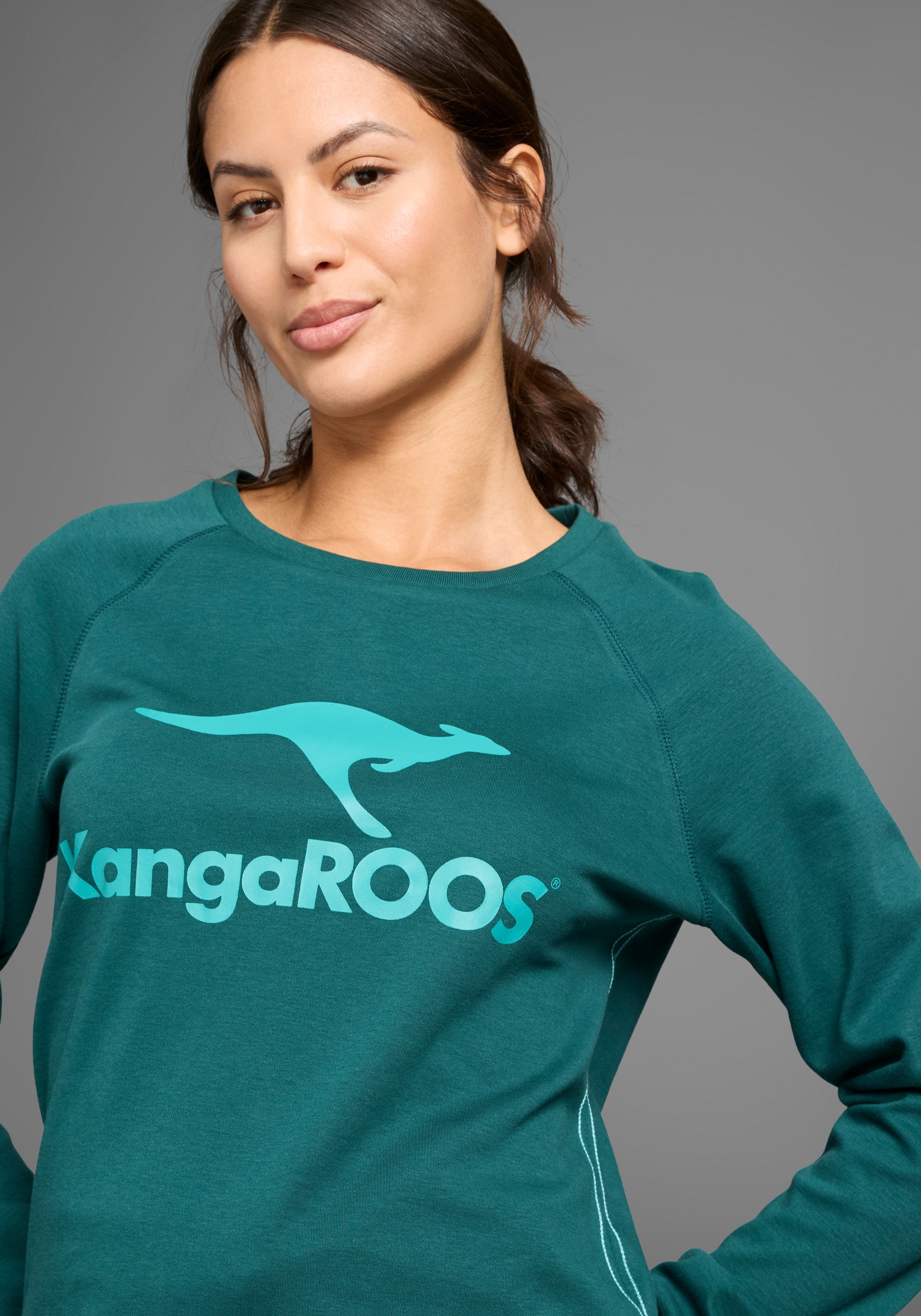 KangaROOS Sweatshirt, Langarm, figurumspielender Schnitt, mit Print, Rundhalsausschnitt