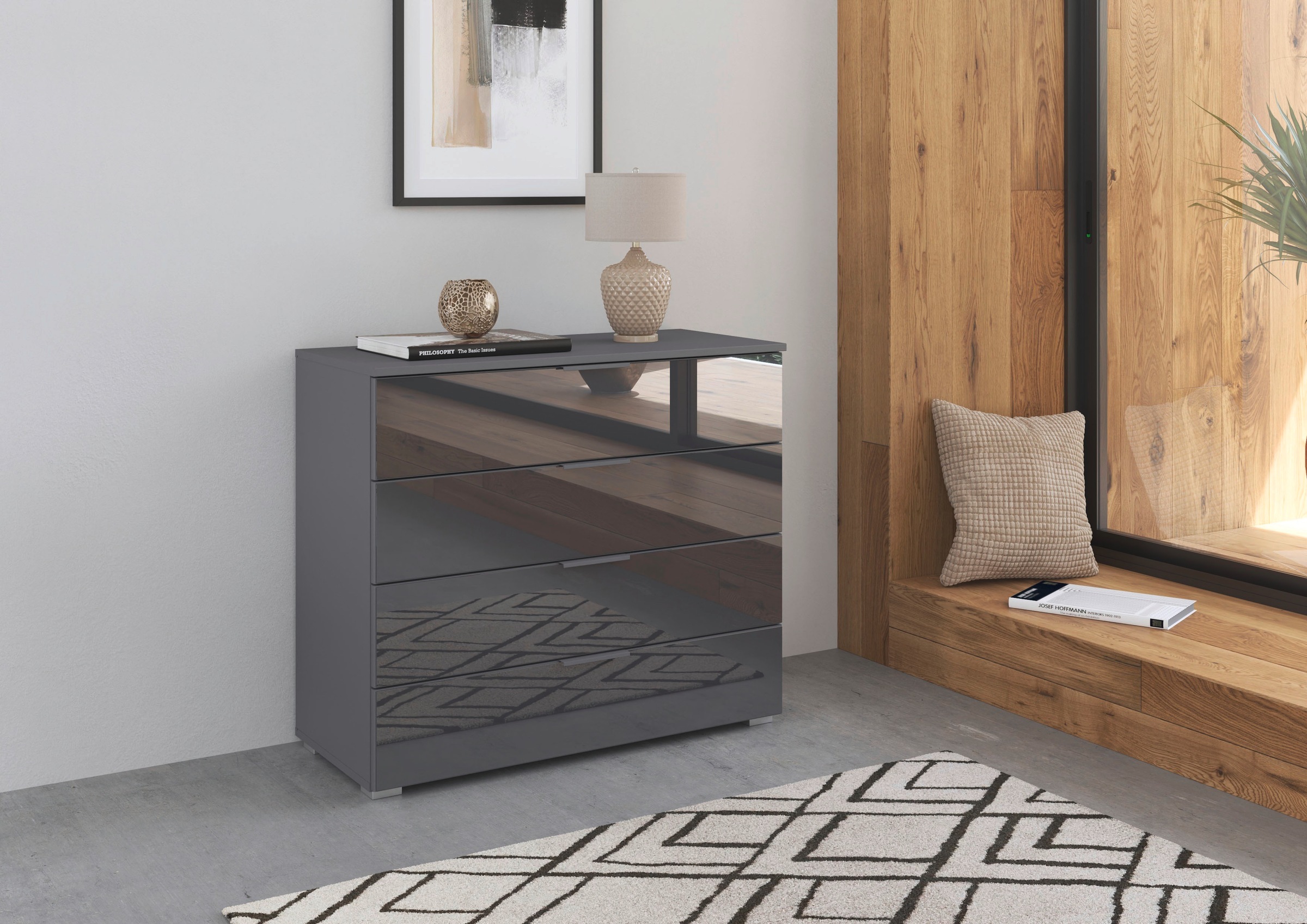 rauch Schubkastenkommode »Sideboard Schubladenkommode Schubladenkommode AGORDO mit Glasfront«, (in zwei Griff-Farben), Breite 93 cm mit 4 großen Schubladen für viel Stauraum MADE IN GERMANY
