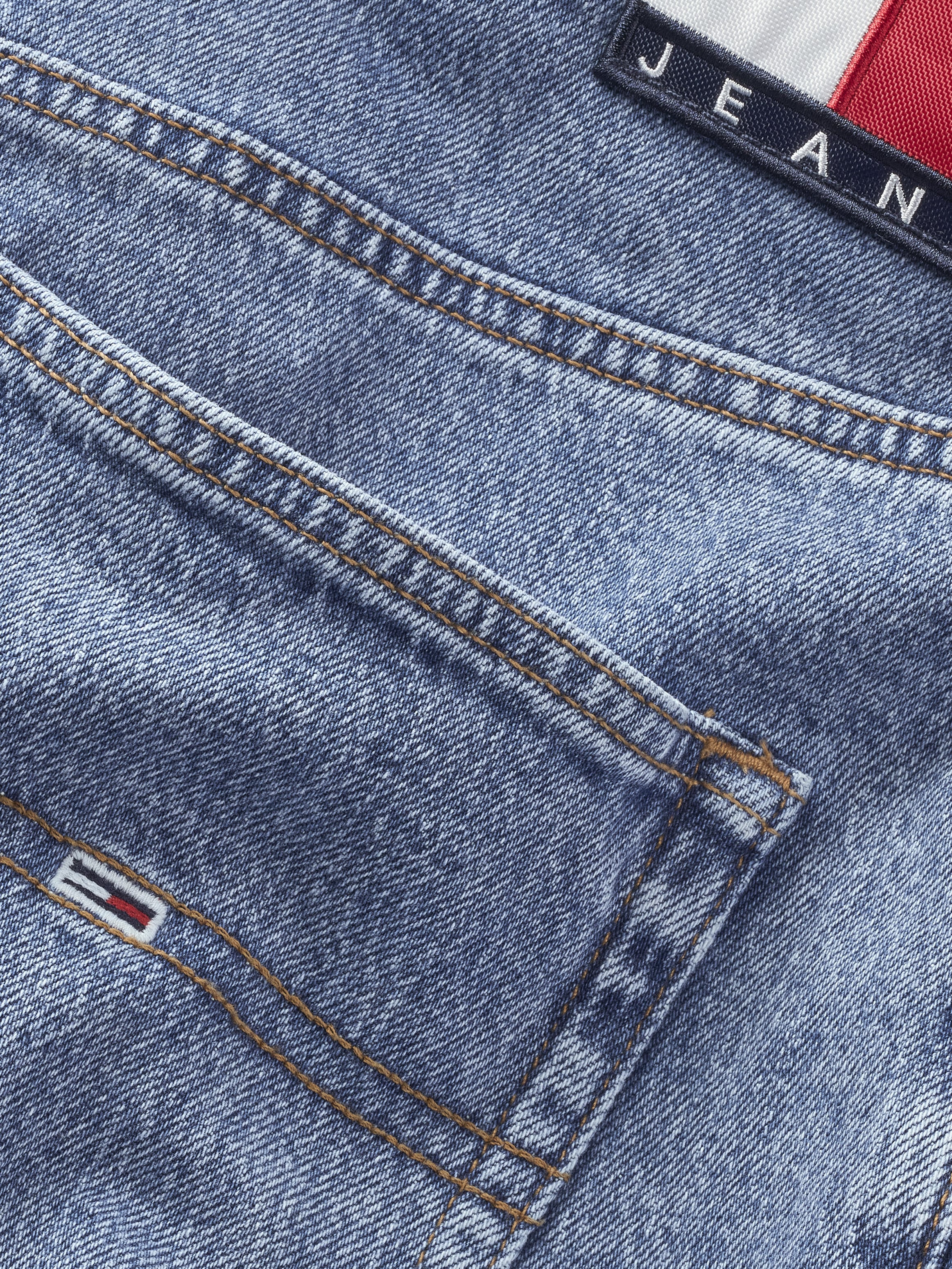 Tommy Jeans Loose-fit-Jeans »CHARLIE MR LOOSE WD« mit Logostickerei