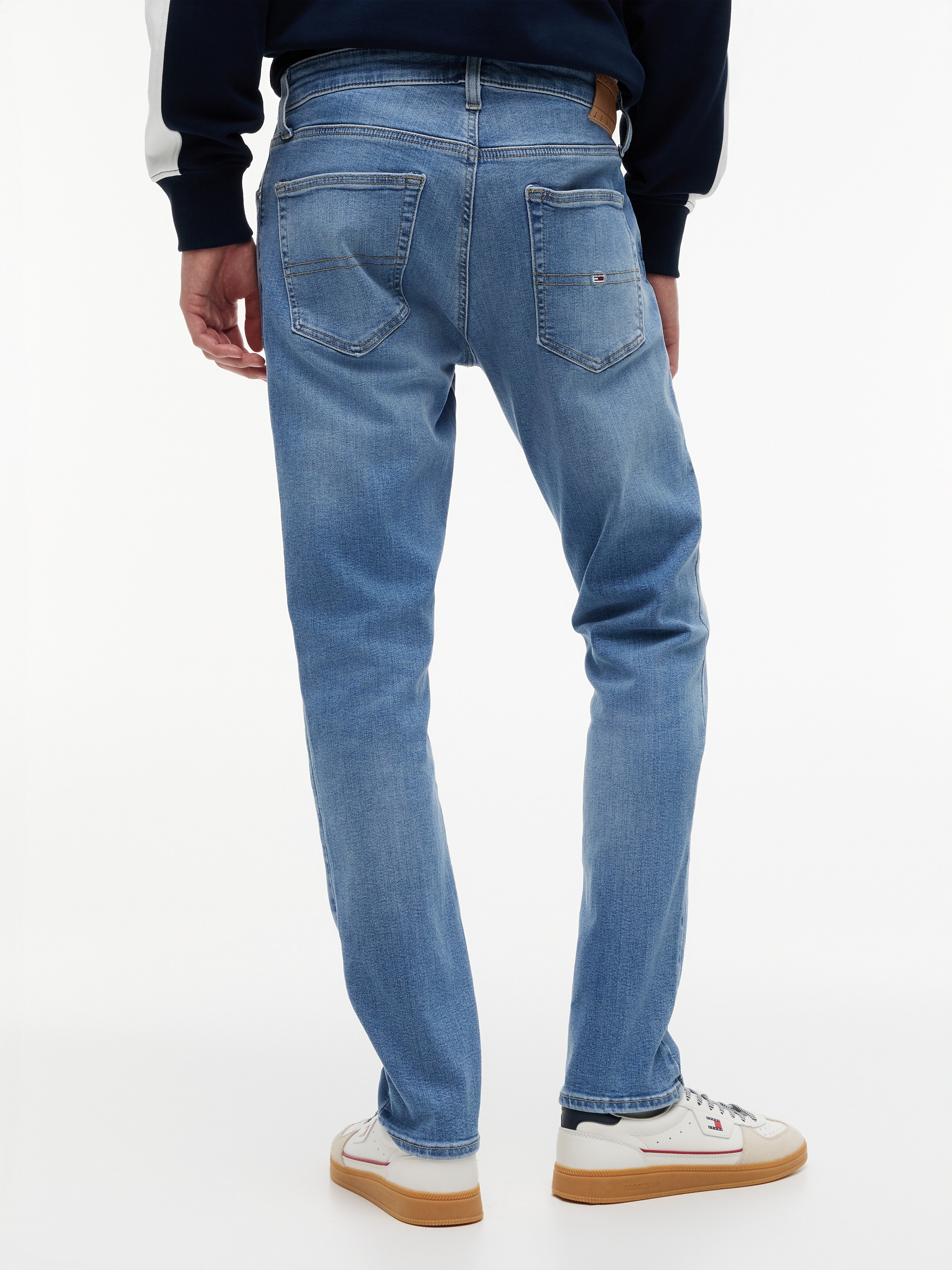 Tommy Jeans »Austin Slim Tapered« zum Knöchel hin schmaler werdende Jeans mit mittlerer Leibhöhe