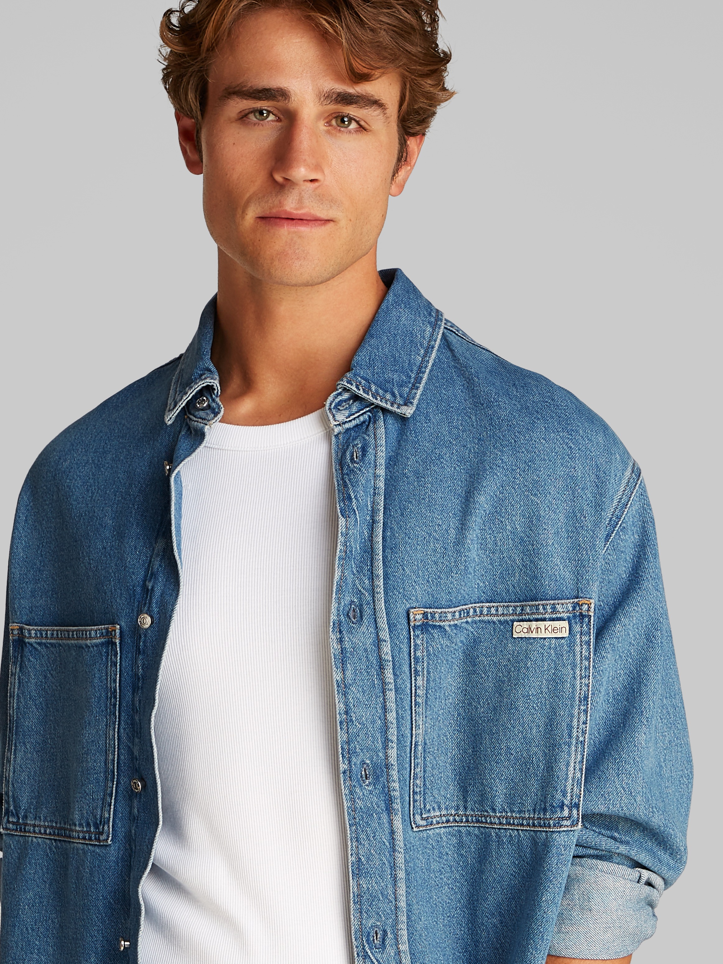 Calvin Klein Jeans Jeanshemd »RELAXED DENIM SHIRT«, in mittelblauer Waschung