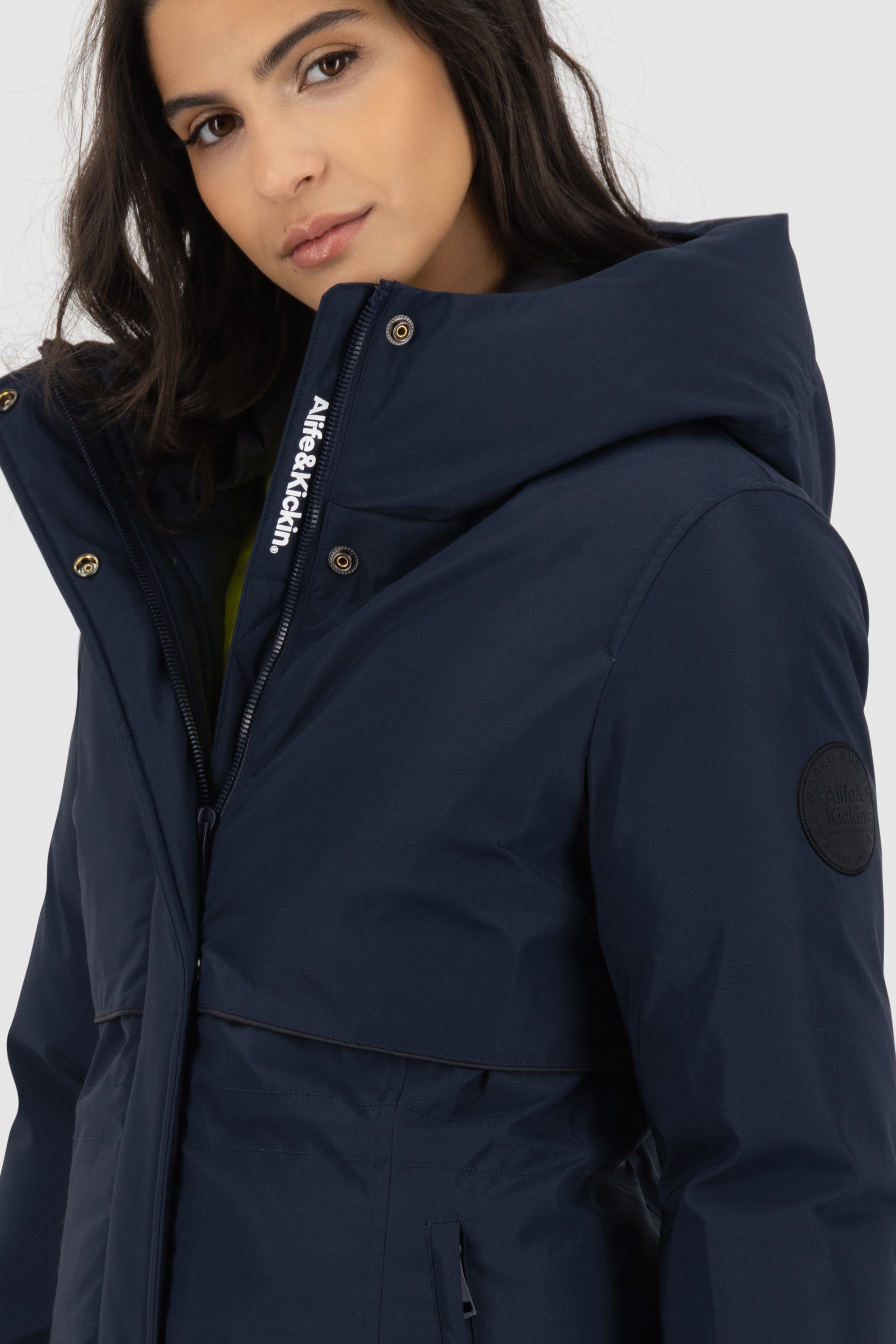 Alife & Kickin Steppjacke »Damen CarsynAK A«, mit Kapuze, Wintermantel mit regulierbarem Taillen- Kordelzug und Kapuze
