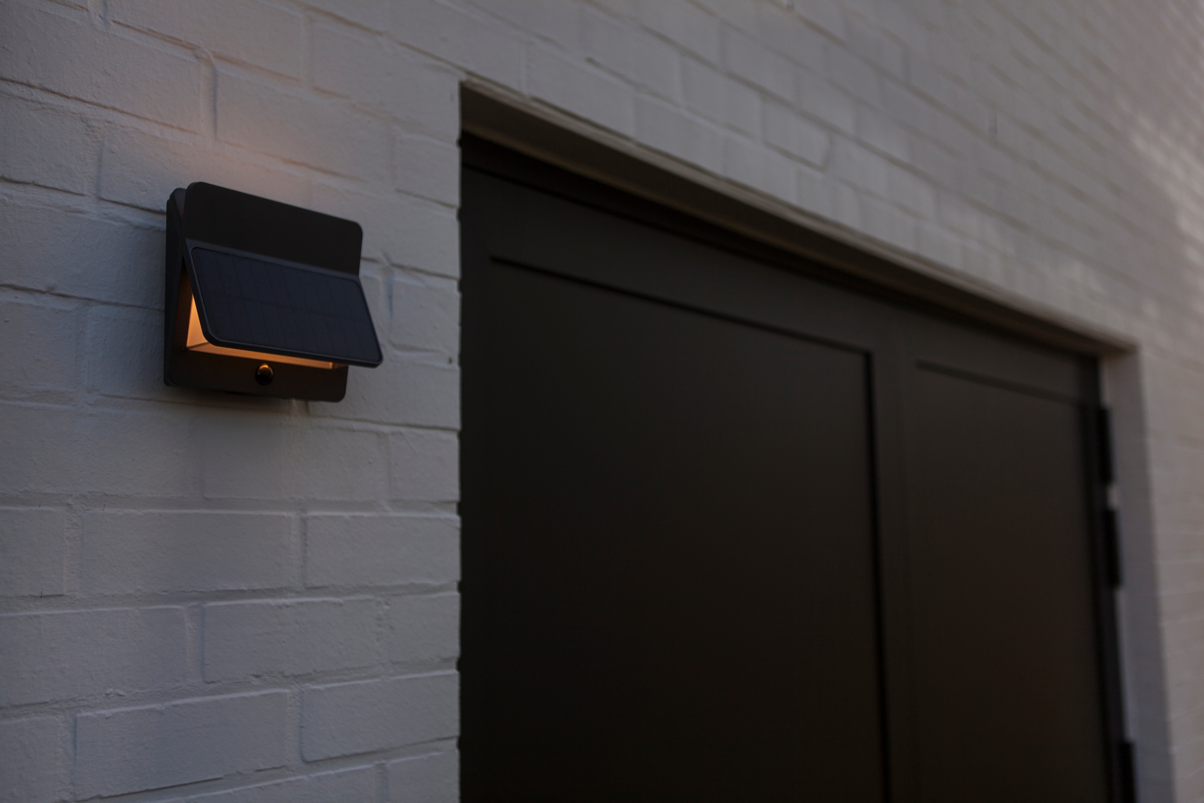 LUTEC LED Solarleuchte »LED-Solar-Aussenwandl. mit BWM ALETA«, 2 flammig, Leuchtmittel LED-Board | LED fest integriert, Design-Award