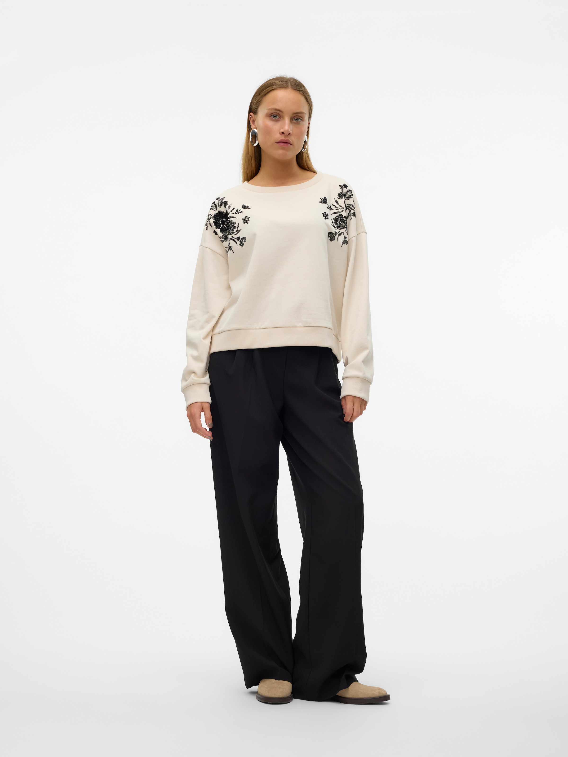 Vero Moda Sweater »VMHELEN TRINA LS SWEAT BOX JRS GA«, mit Blumenprint
