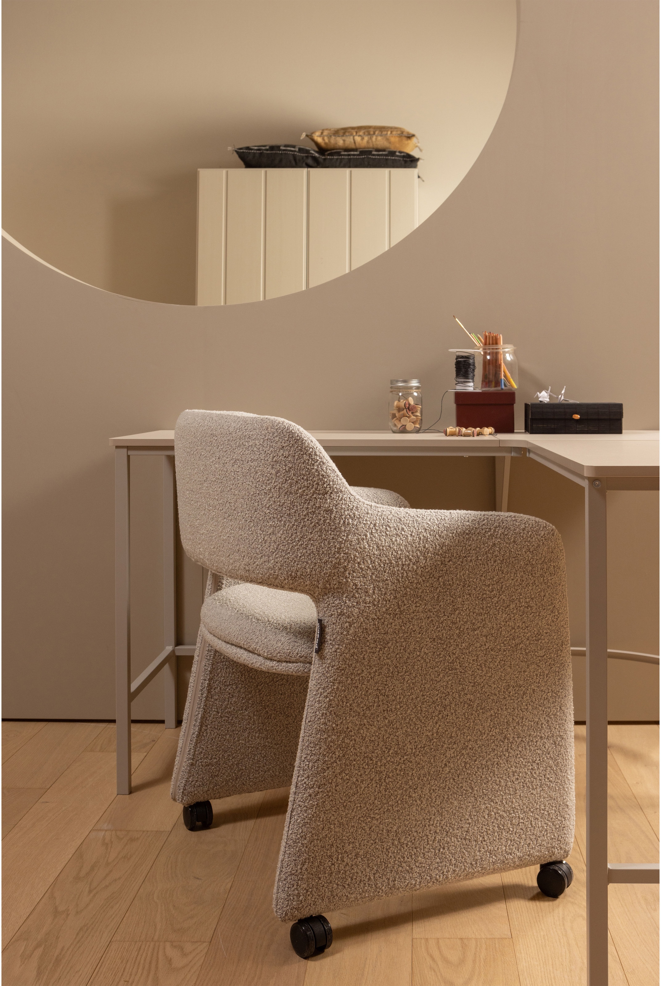 WOOOD Esszimmerstuhl »Lyric mit Ceyo-Bouclé-Bezug und Rollen B 59 x T 58 x H 79 cm« () Tragkraft 120 kg, Hohe Verschleißfestigkeit, montiert geliefert