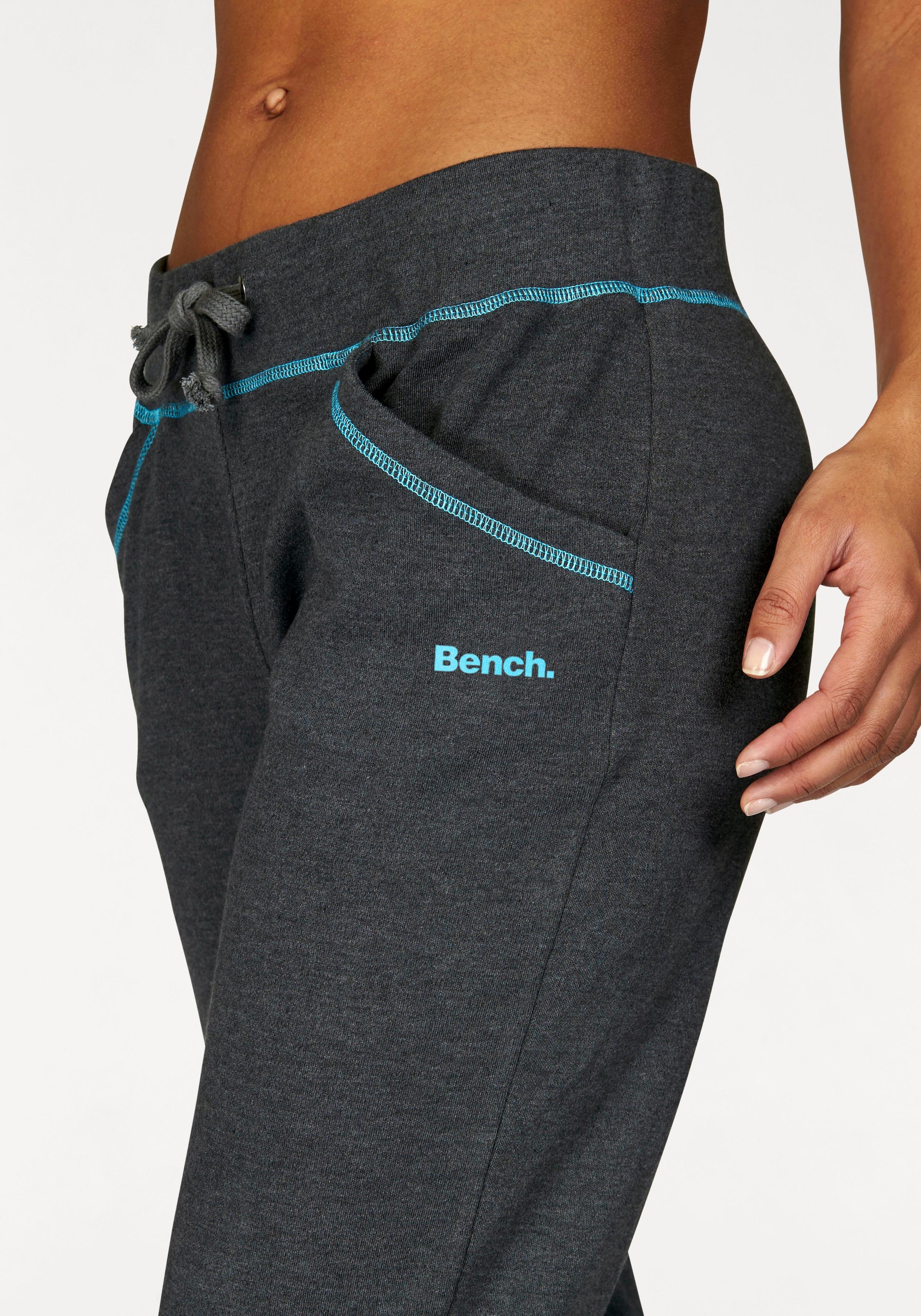 Loungewear, Nähten, mit Relaxhose, Bench. Loungewear Loungeanzug online kontrastfarbenen kaufen