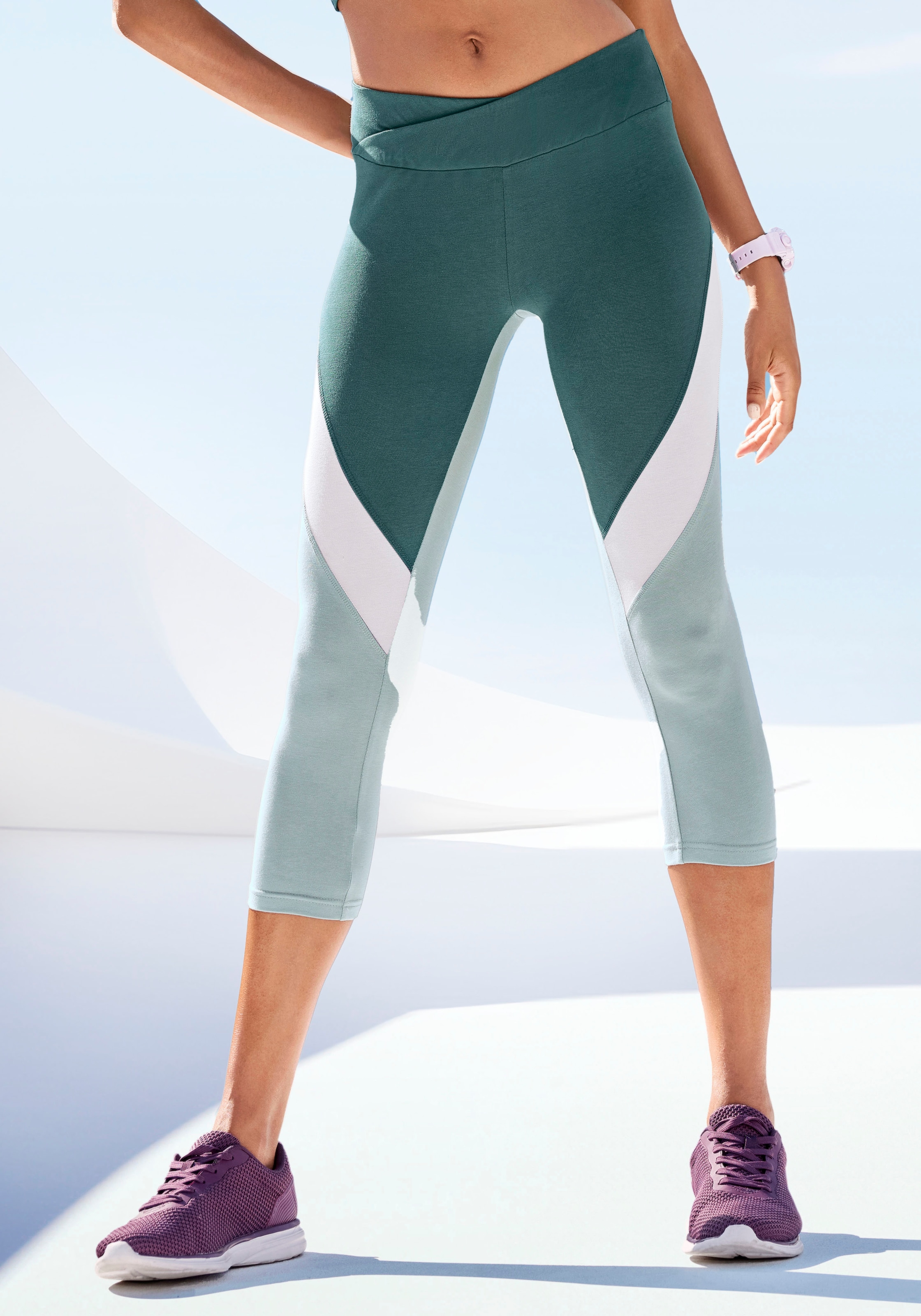 LASCANA ACTIVE Caprihose, Sporthose in Colourblockingdesign