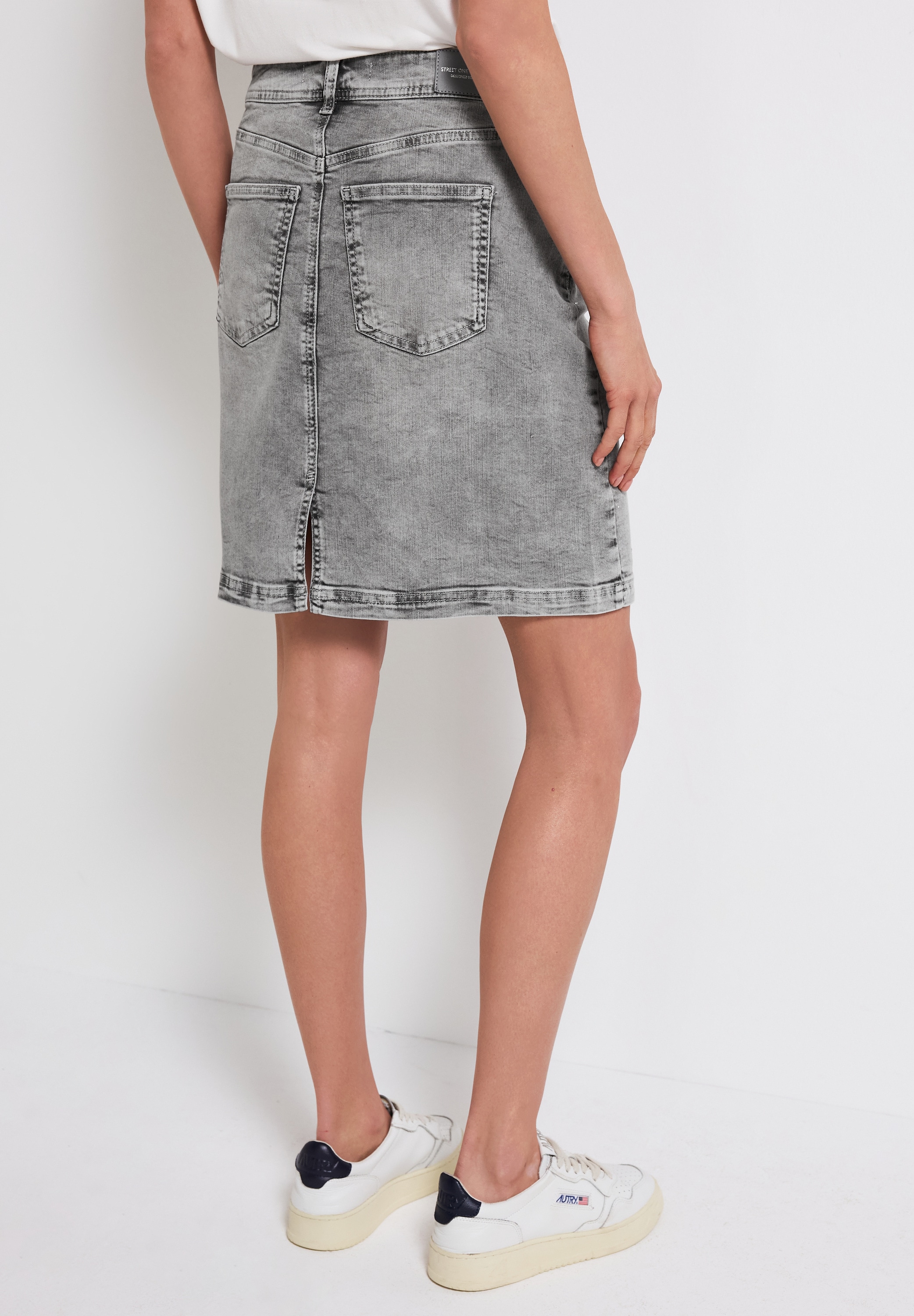 STREET ONE Jeansrock, mit Schmucksteinen