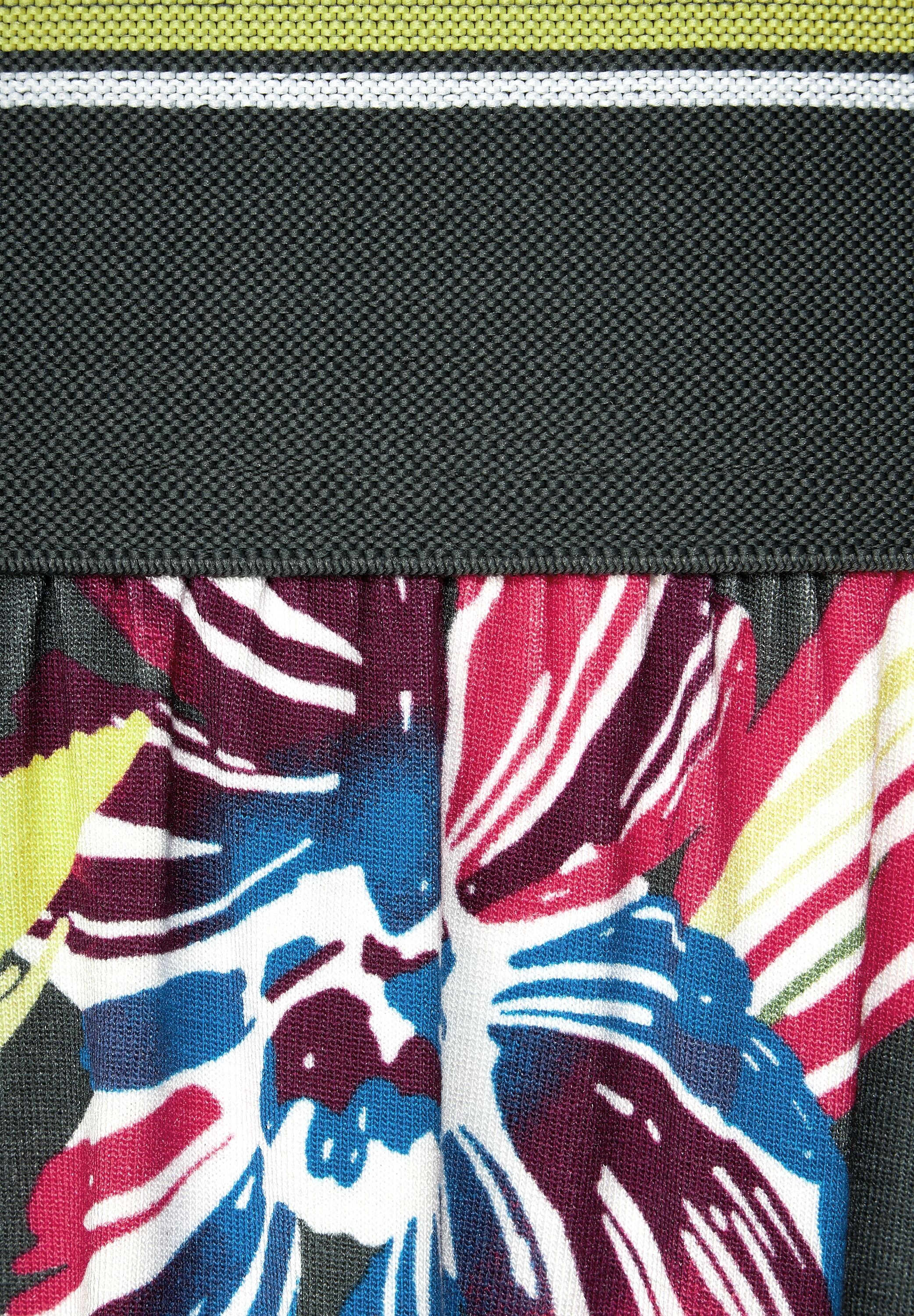 6. Bild von Cecil Sommerrock, mit allover Print