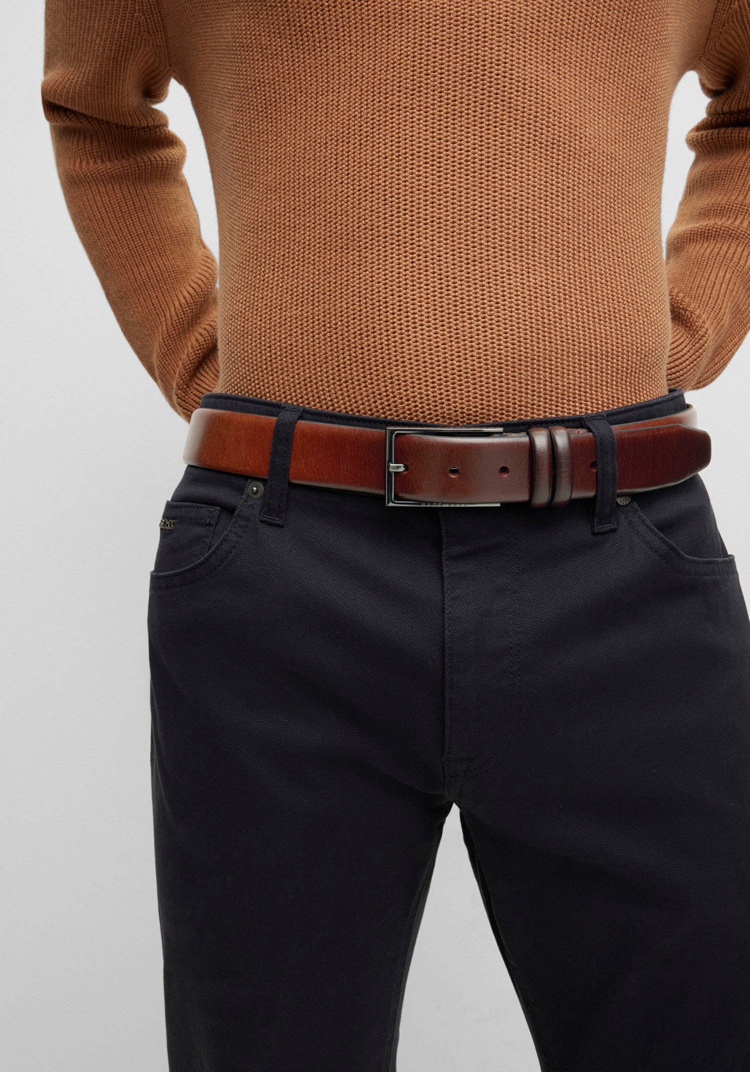 BOSS Ledergürtel »Carmello«, aus gegerbtem Leder mit HUGO BOSS Logo-Prägung auf Metallschliesse