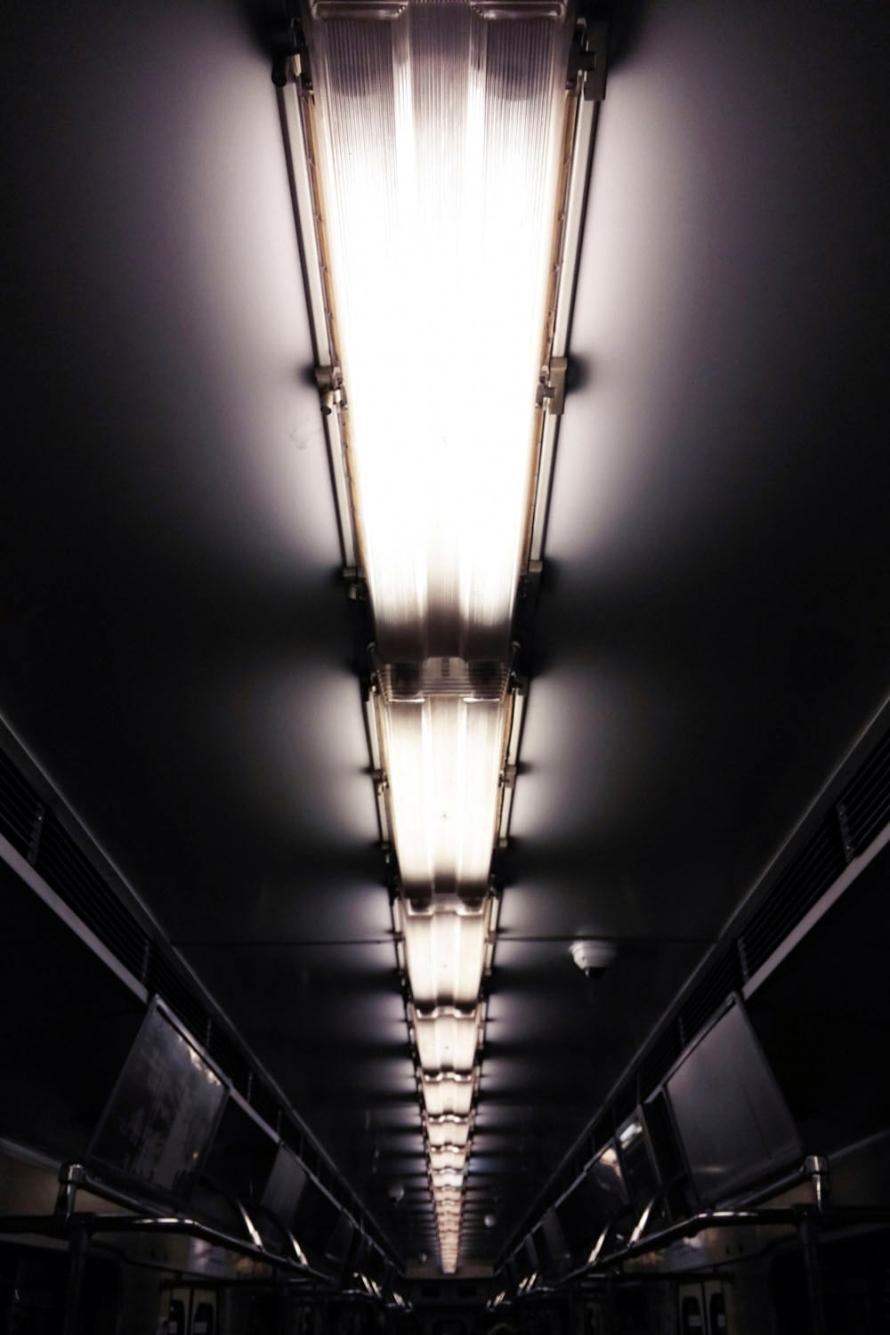 queence Acrylglasbild »Licht im Zug« Kunst   Zugbilder   Züge Fine Art-Prin günstig online kaufen