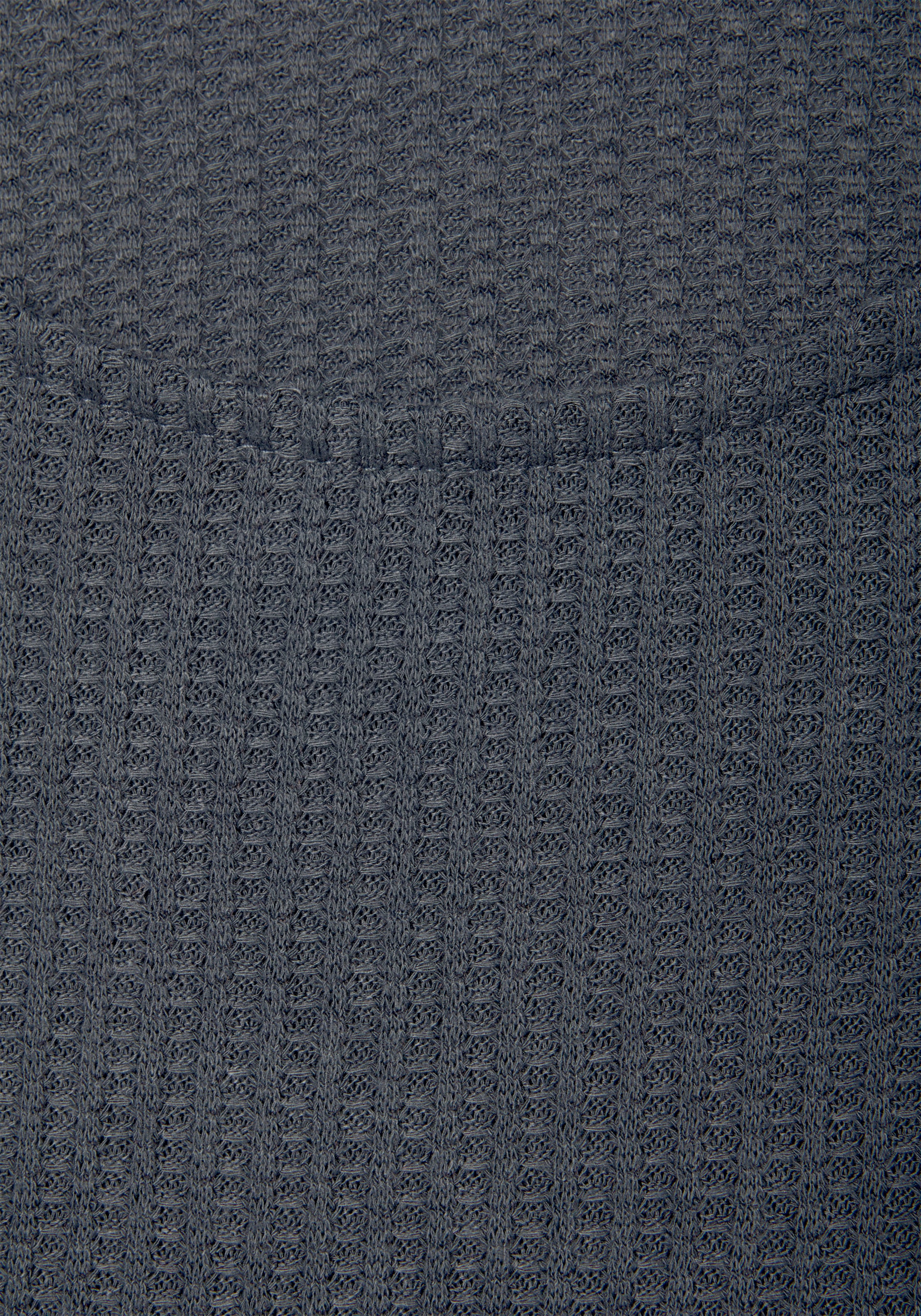 LASCANA Langarmshirt »in modischer Piqué-Optik«, aus pflegeleichter Qualität mit Viskose