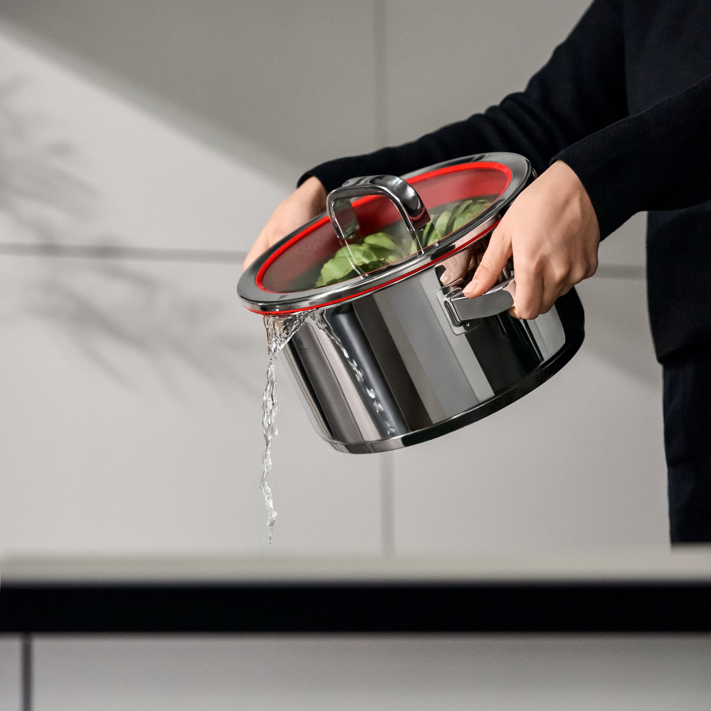 WMF Fleischtopf »Function 4«, Cromargan® Edelstahl Rostfrei 18/10, (2 tlg.), wärmereduzierende Griffe, mit 4 Abgießfunktionen, Innenskalierung