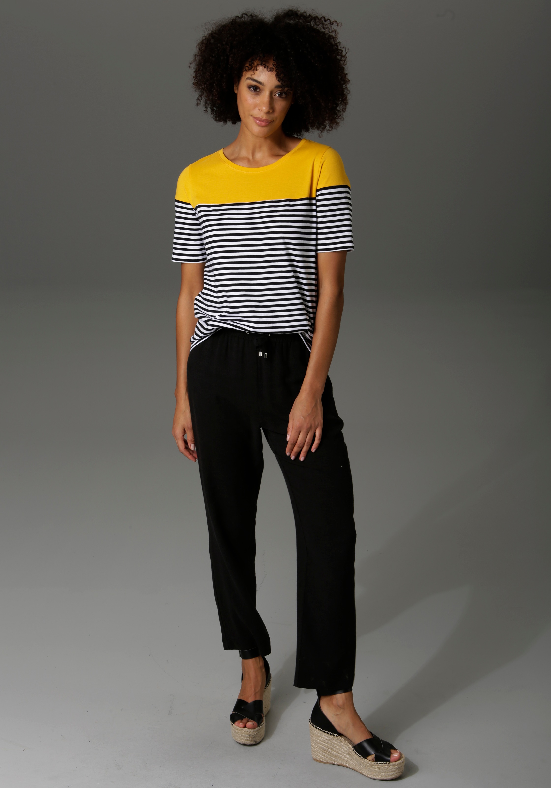 Aniston CASUAL T-Shirt im Marine-Look