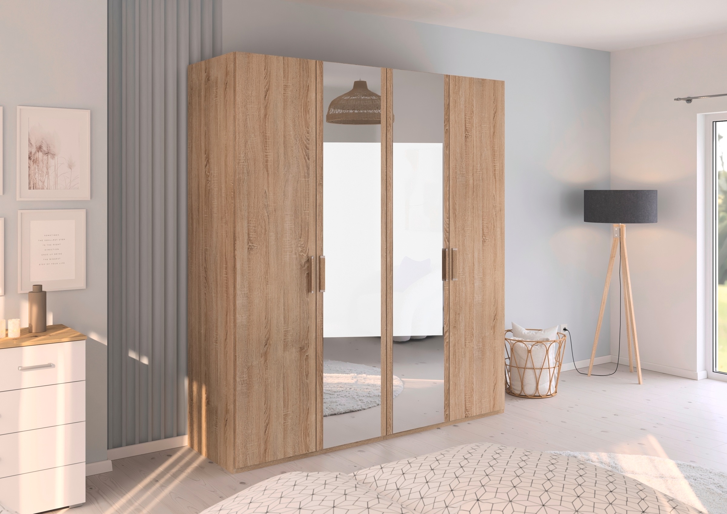 rauch Drehtürenschrank »Kleiderschrank Schrank Garderobe Schlafzimmerschrank EVELYN«, (in 2 Höhen 197 oder 210 cm erhältlich), in elegantem Stil, viel Stauraum 3 Breiten und 2 Höhen MADE IN GERMANY