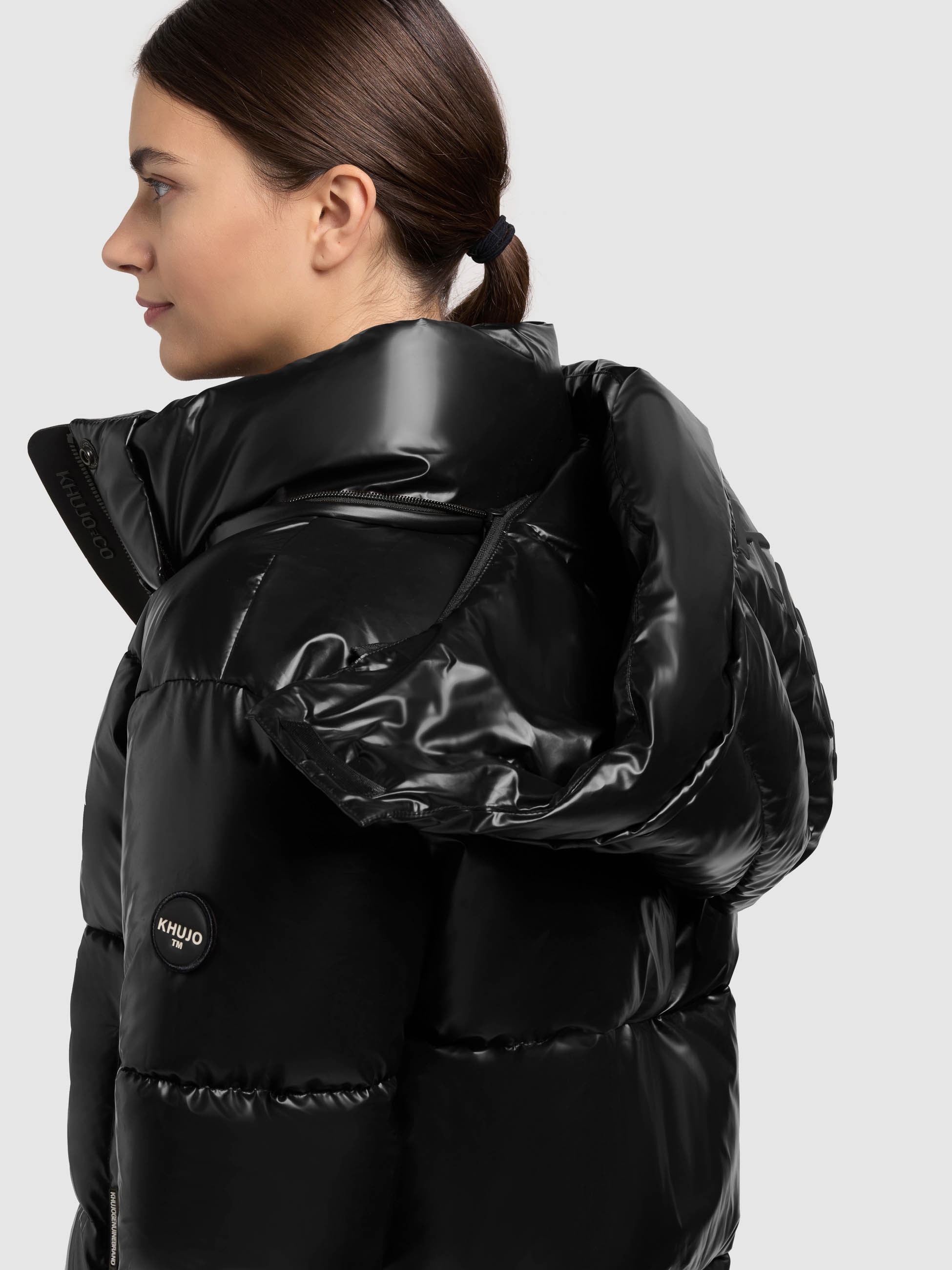 khujo Steppjacke »DEVINA2 SHINY« mit Kapuze abnehmbare Kapuze, Windschutzblende mit Magnetverschluss