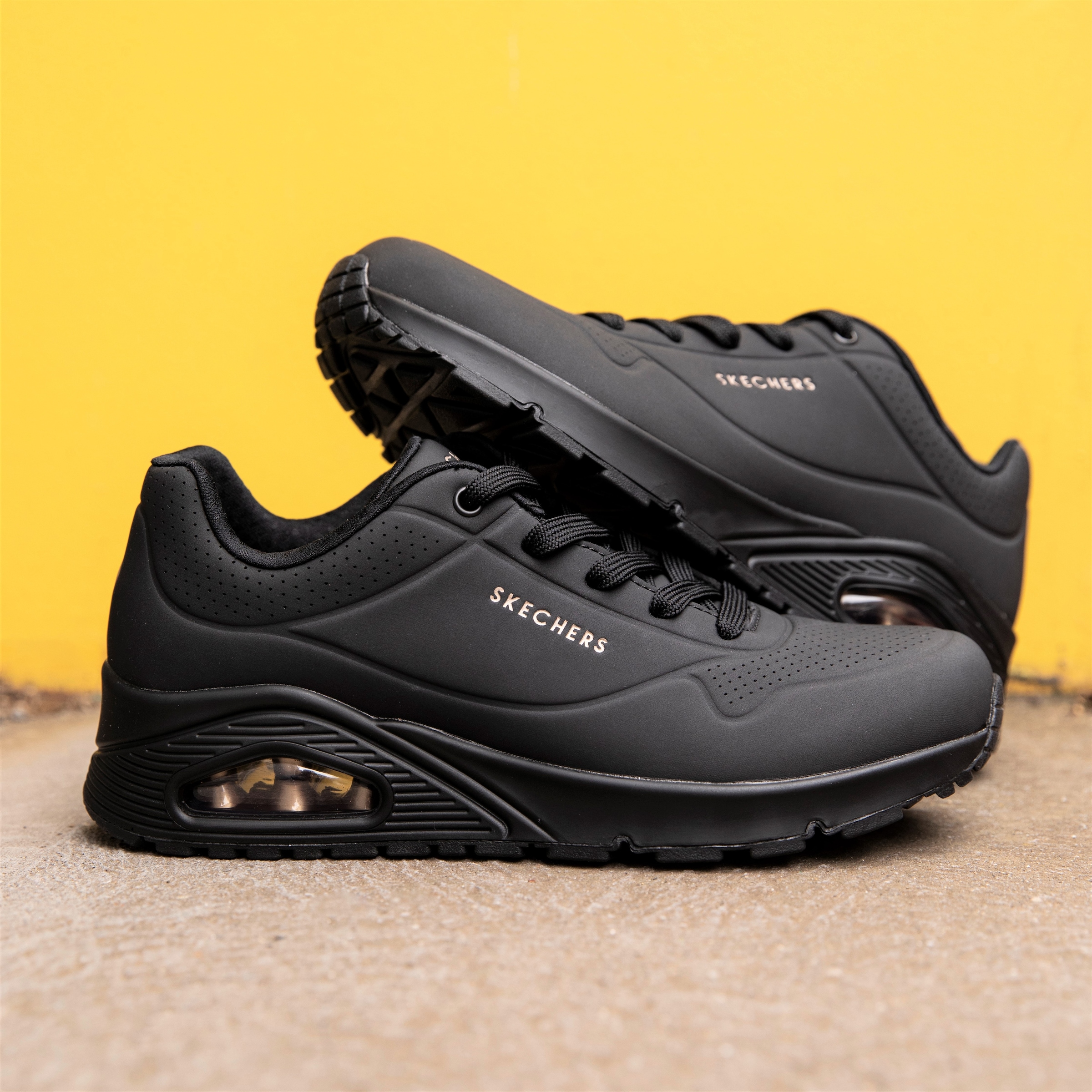 Skechers Wedgesneaker »Uno - Stand on Air«, Freizeitschuh, Halbschuh, Schnürschuh mit feiner Perforation