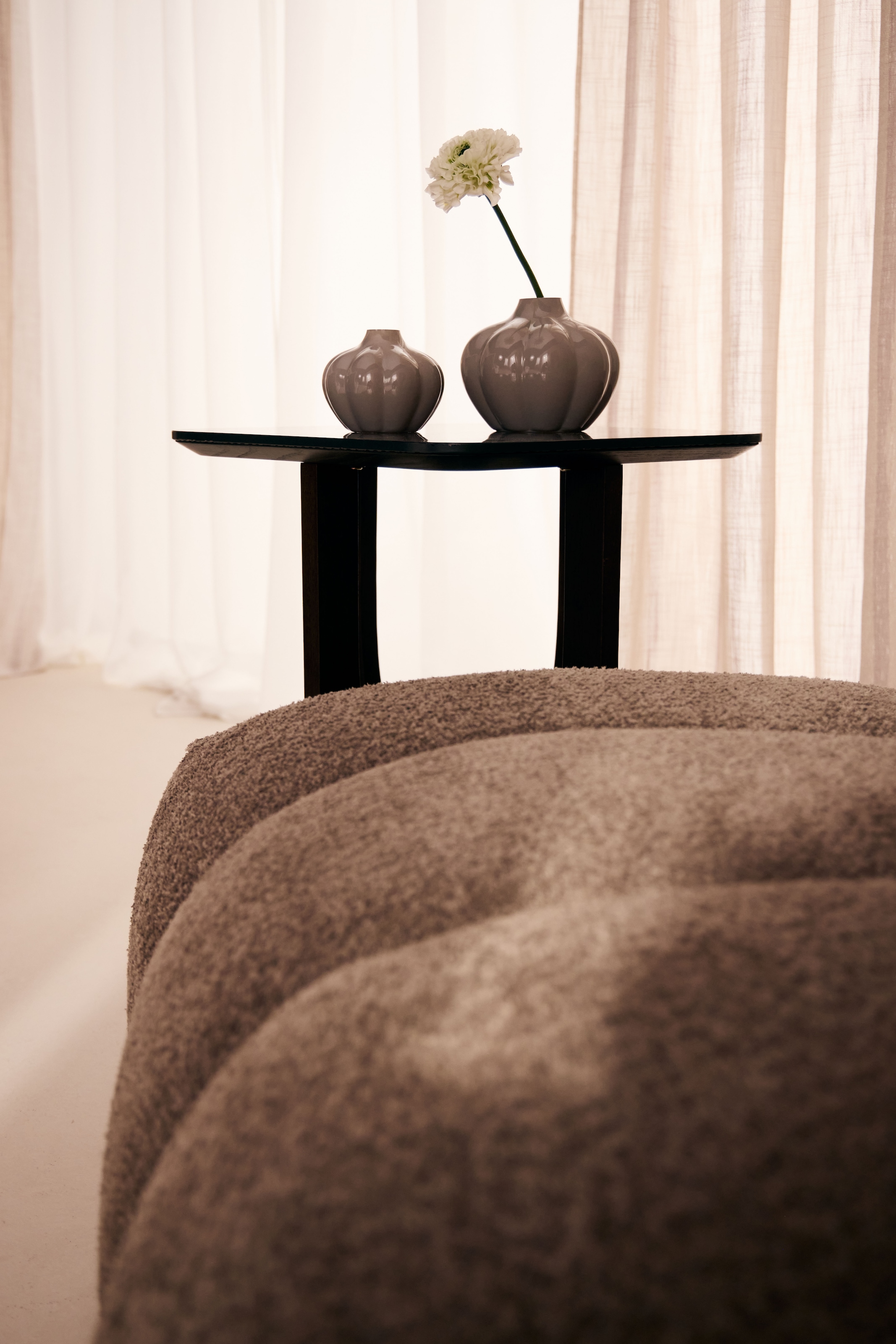 LeGer Home by Lena Gercke Beistelltisch »Kirella« mit Marmor-Optik und massivem Eschenholz-Kreuzfuß, Breite 45 cm