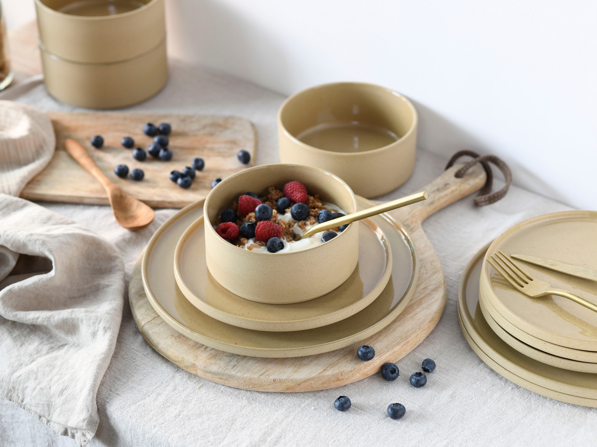 CreaTable Kombiservice »Futuro«, (Set, 8 tlg.), Service, je 2 Speiseteller, Dessertteller, Schalen, Kaffeebecher