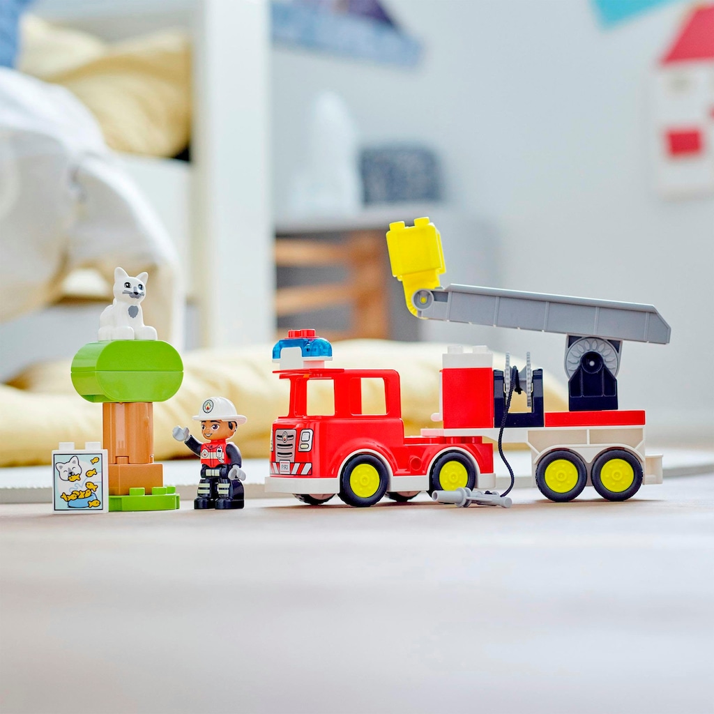LEGO® Konstruktionsspielsteine »Feuerwehrauto (10969), LEGO® DUPLO«, (21 St.), mit Sirene und Licht; Made in Europe