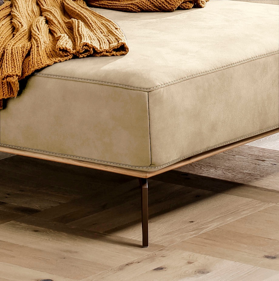 W.SCHILLIG Ecksofa »run, Designsofa mit tollem Sitzkomfort, bequem, L-Form«, mit Holzsockel, Füße in Bronze pulverbeschichtet, Breite 279 cm