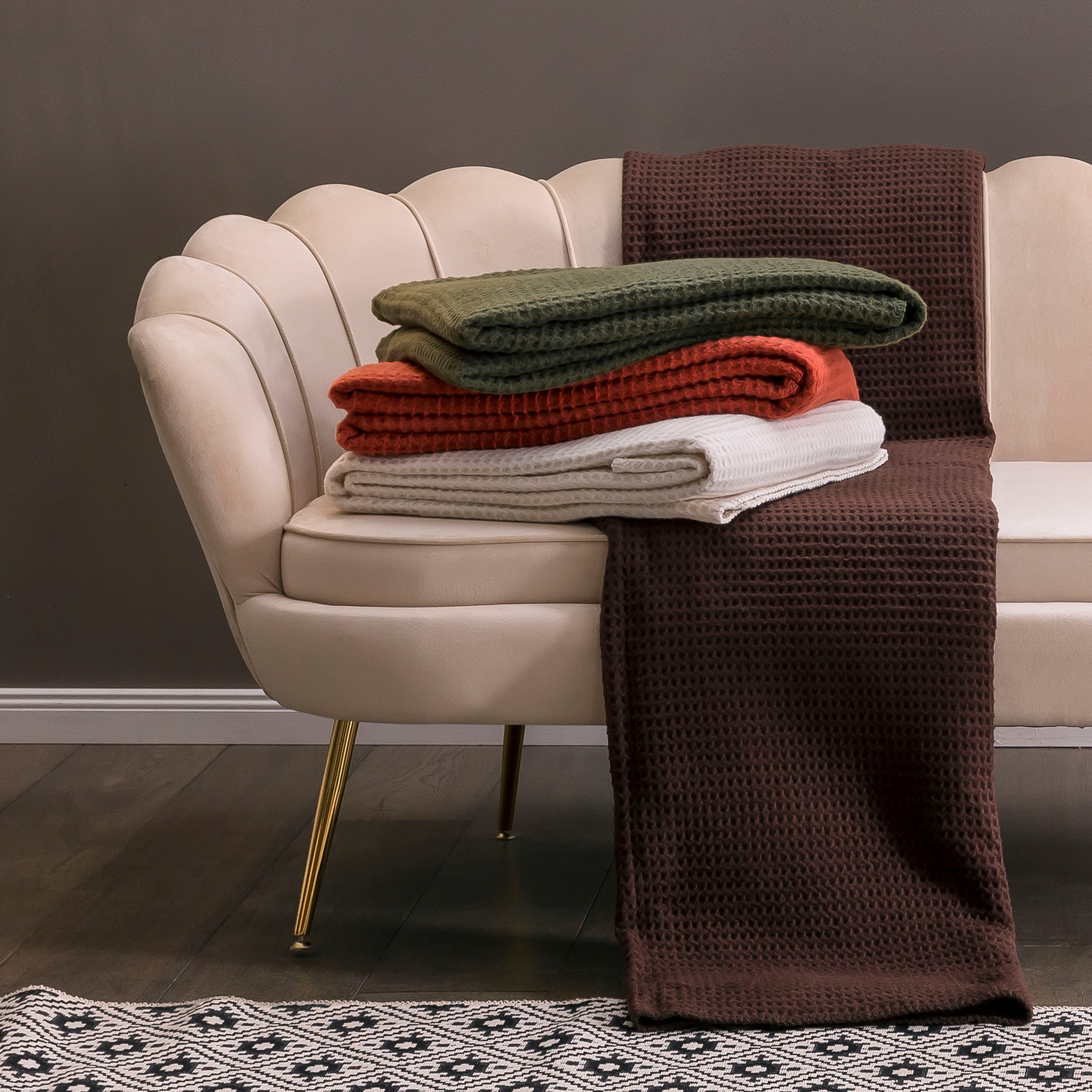 done.® Wohndecke »Cody«, kuschelige Wohndecke aus feinem Waffel Piqueé, Kuscheldecke