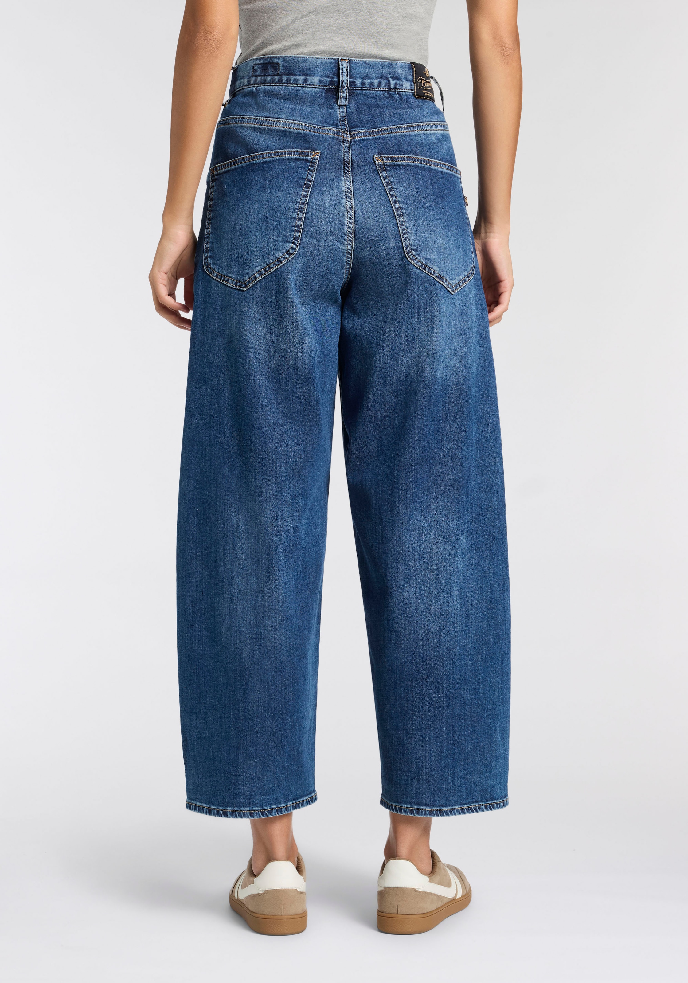 Herrlicher Loose-fit-Jeans »Meryll Denim Light« O-Shape mit aufgesetzten Taschen