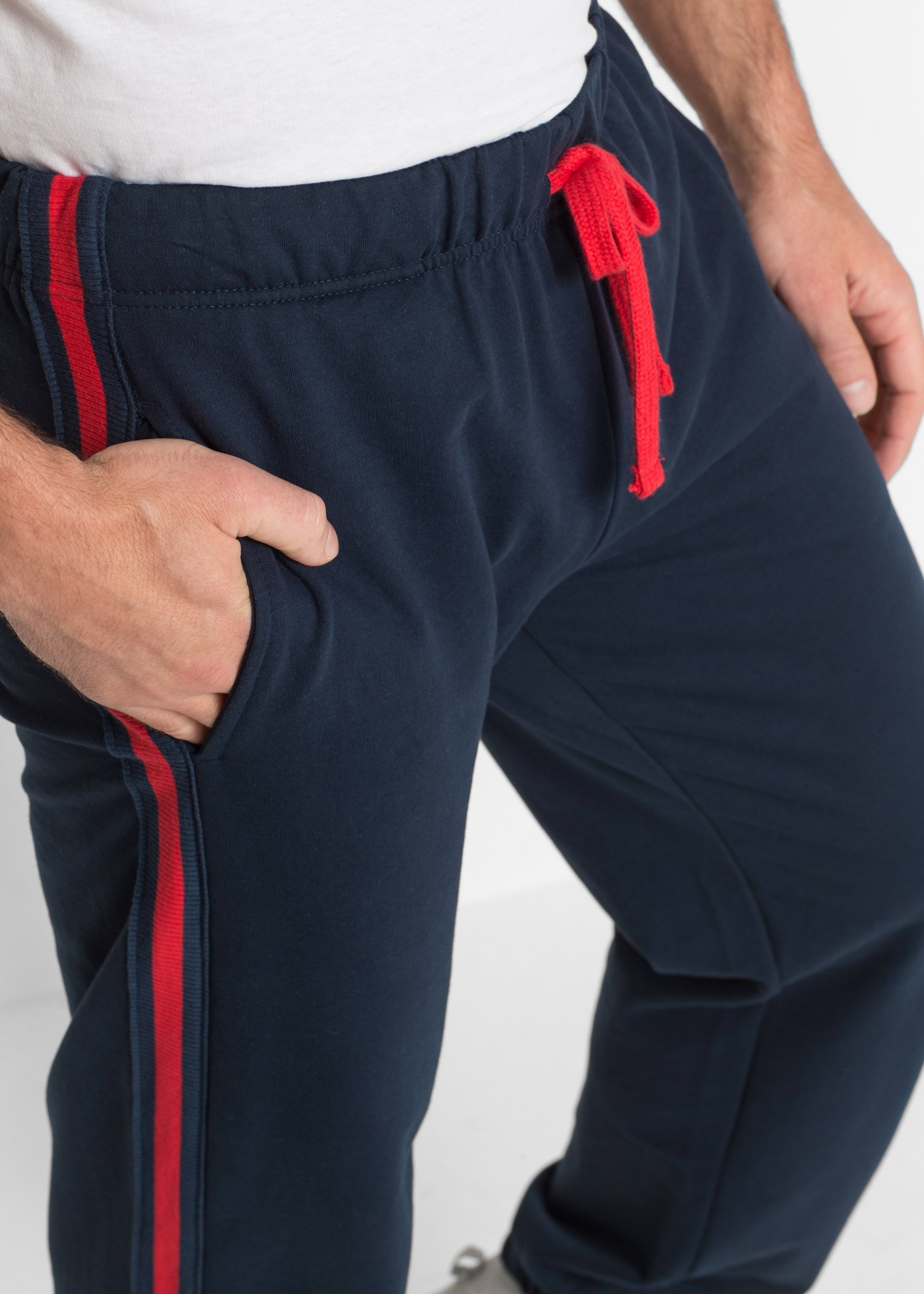 bonprix Jogginghose  aus Baumwolle und Polyester, mit vollelastischem Bund, Regular Fit