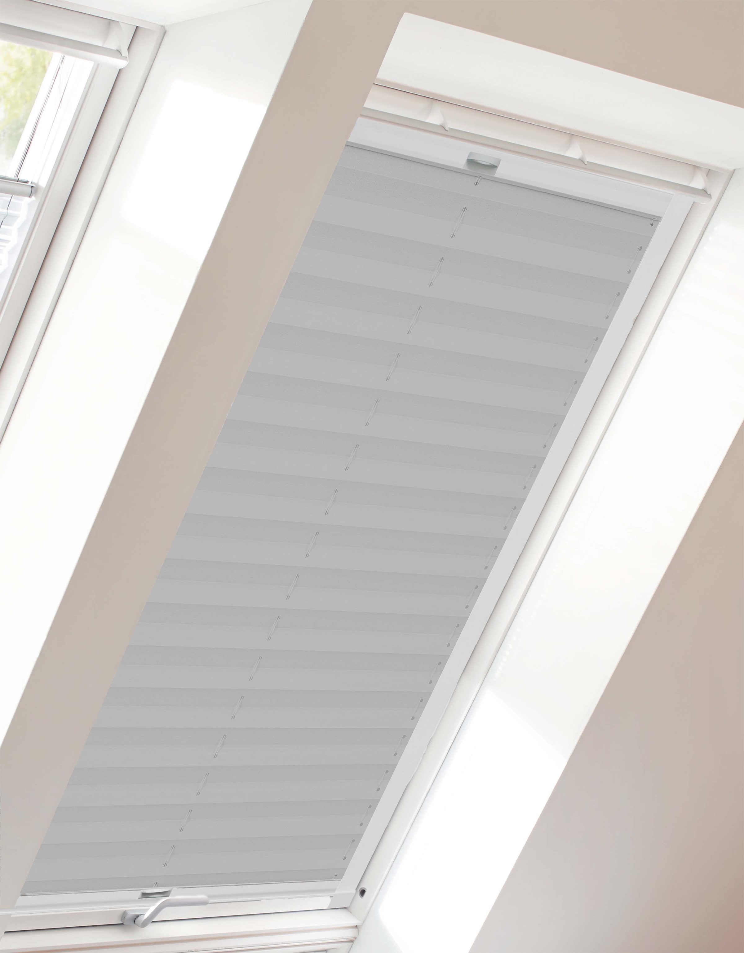 sunlines Dachfensterplissee »StartUp Style Crepe«, Lichtschutz, verspannt, mit Führungsschienen