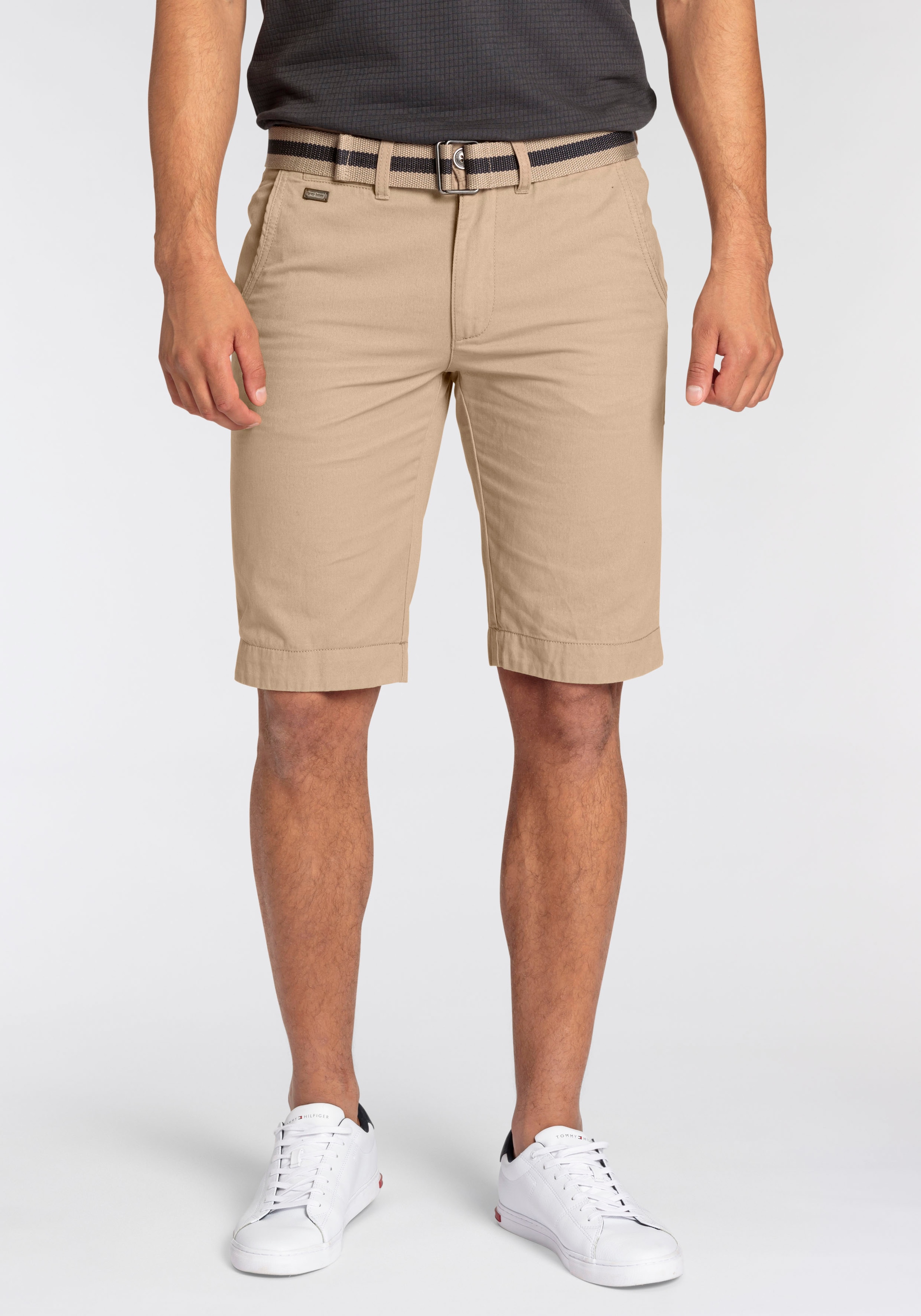Bild von Bruno Banani Chinoshorts, inklusive Gürtel