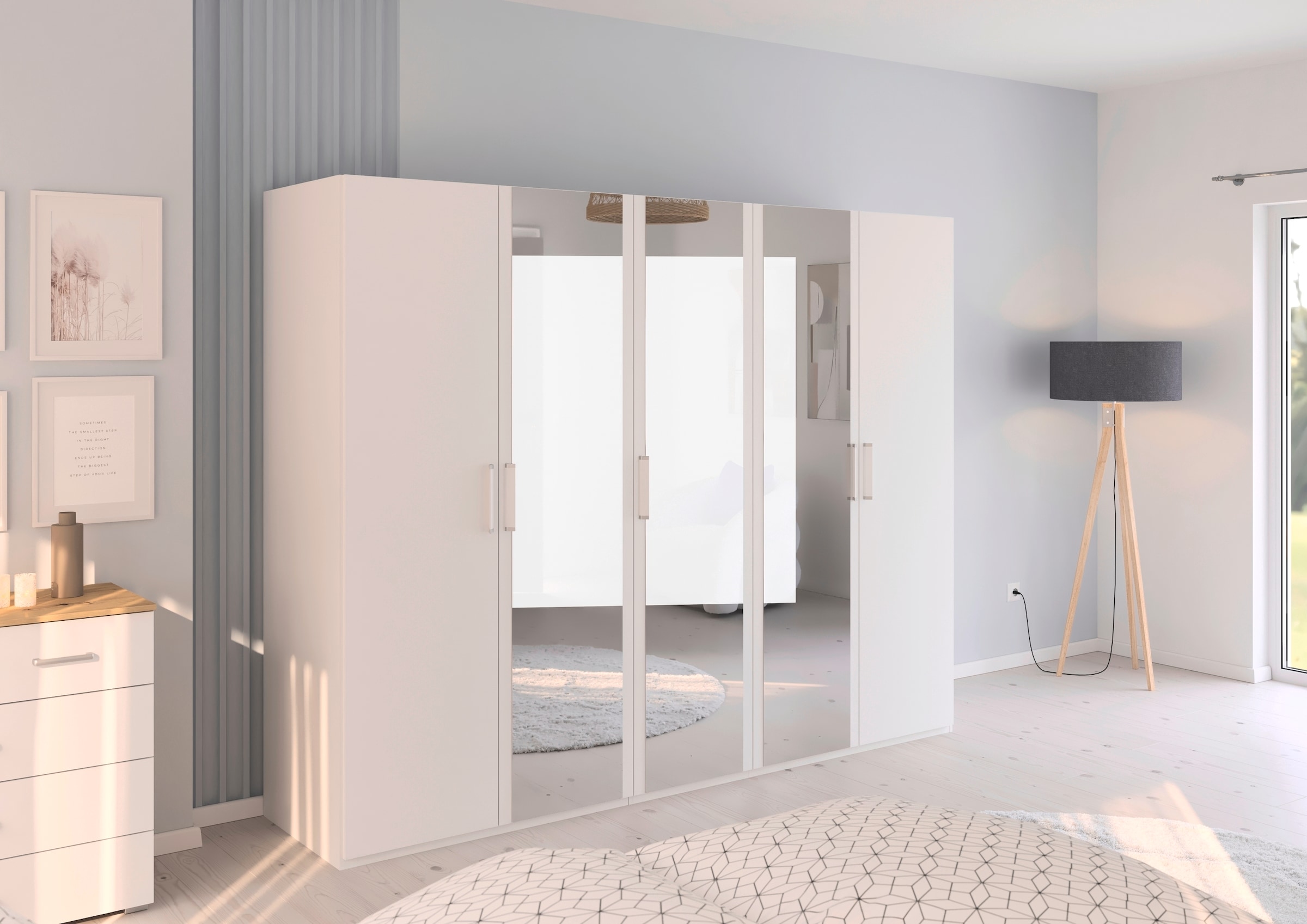 rauch Drehtürenschrank »Kleiderschrank Schrank Garderobe Schlafzimmerschrank EVELYN«, (in 2 Höhen 197 oder 210 cm erhältlich), in elegantem Stil, viel Stauraum 3 Breiten und 2 Höhen MADE IN GERMANY