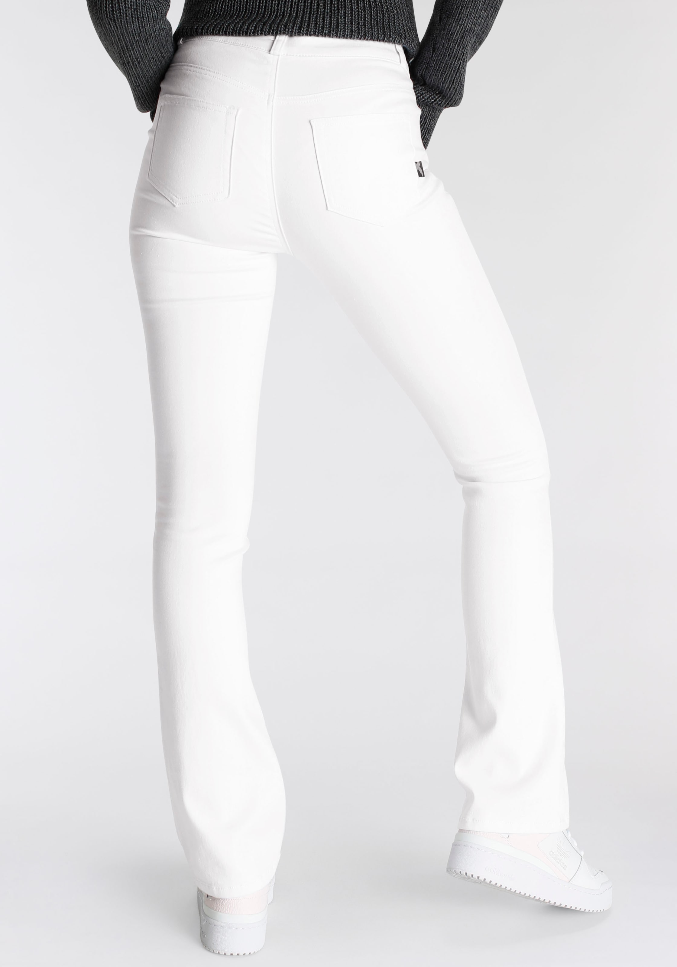 Arizona Bootcut-Jeans »Ultra Soft«, elastische Passform, ausgestellte Beinform, hohe Leibhöhe