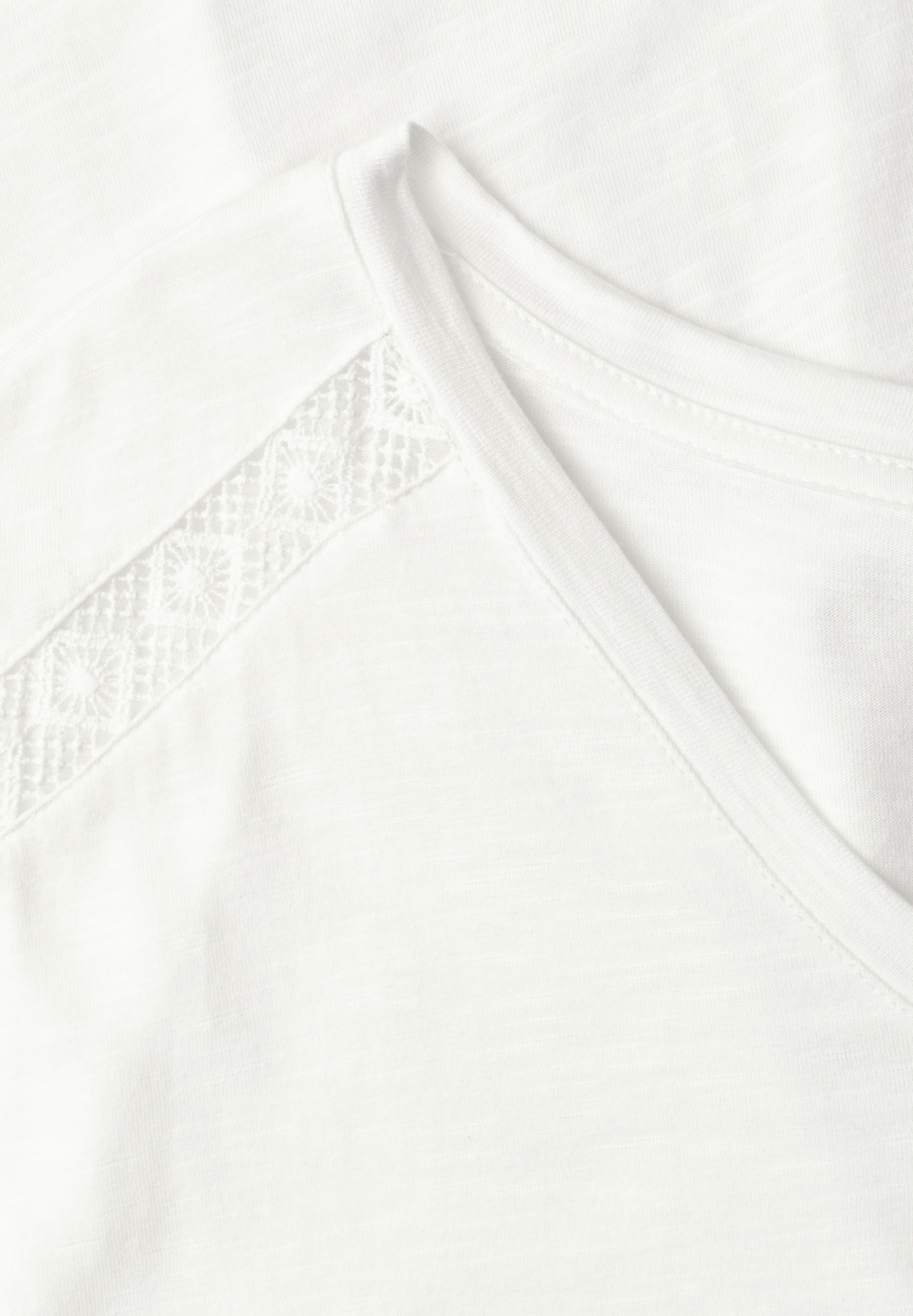 STREET ONE Kurzarmshirt Sommershirt mit V-Neck und Crochet-Details