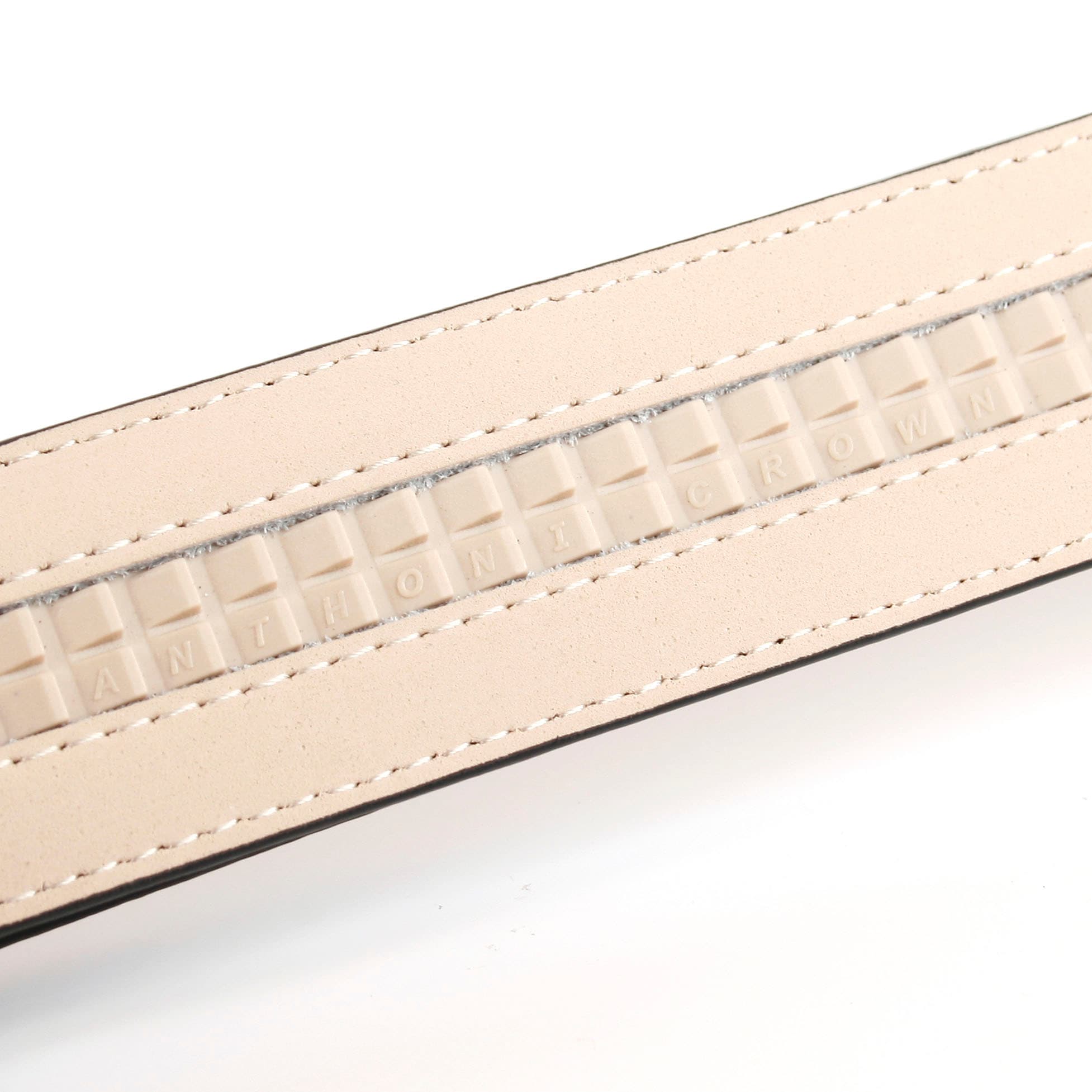 Anthoni Crown Ledergürtel mit auffälliger Wappenschließe