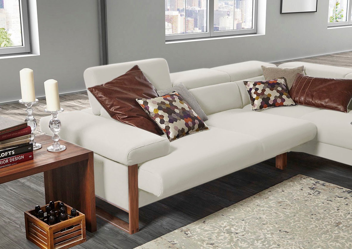 W.SCHILLIG Ecksofa »finn, Designsofa mit tollem Sitzkomfort, bequem, L-Form«, German Design Award 2016, Fußgestell Nussbaum natur, Breite 281 cm