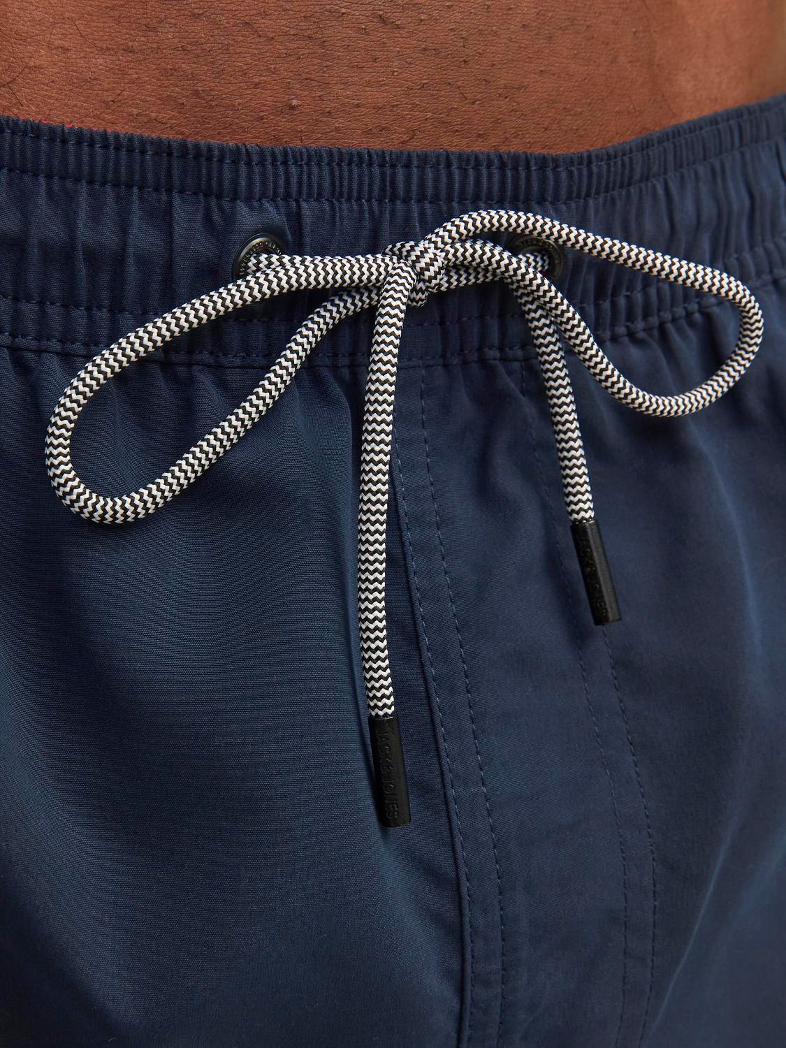 2. Bild von Jack & Jones Badeshorts »JPSTFIJI JJSWIM SOLID SN LY«, gut geschnittene Schwimm-Shorts für den Strand aus recyceltem Garn