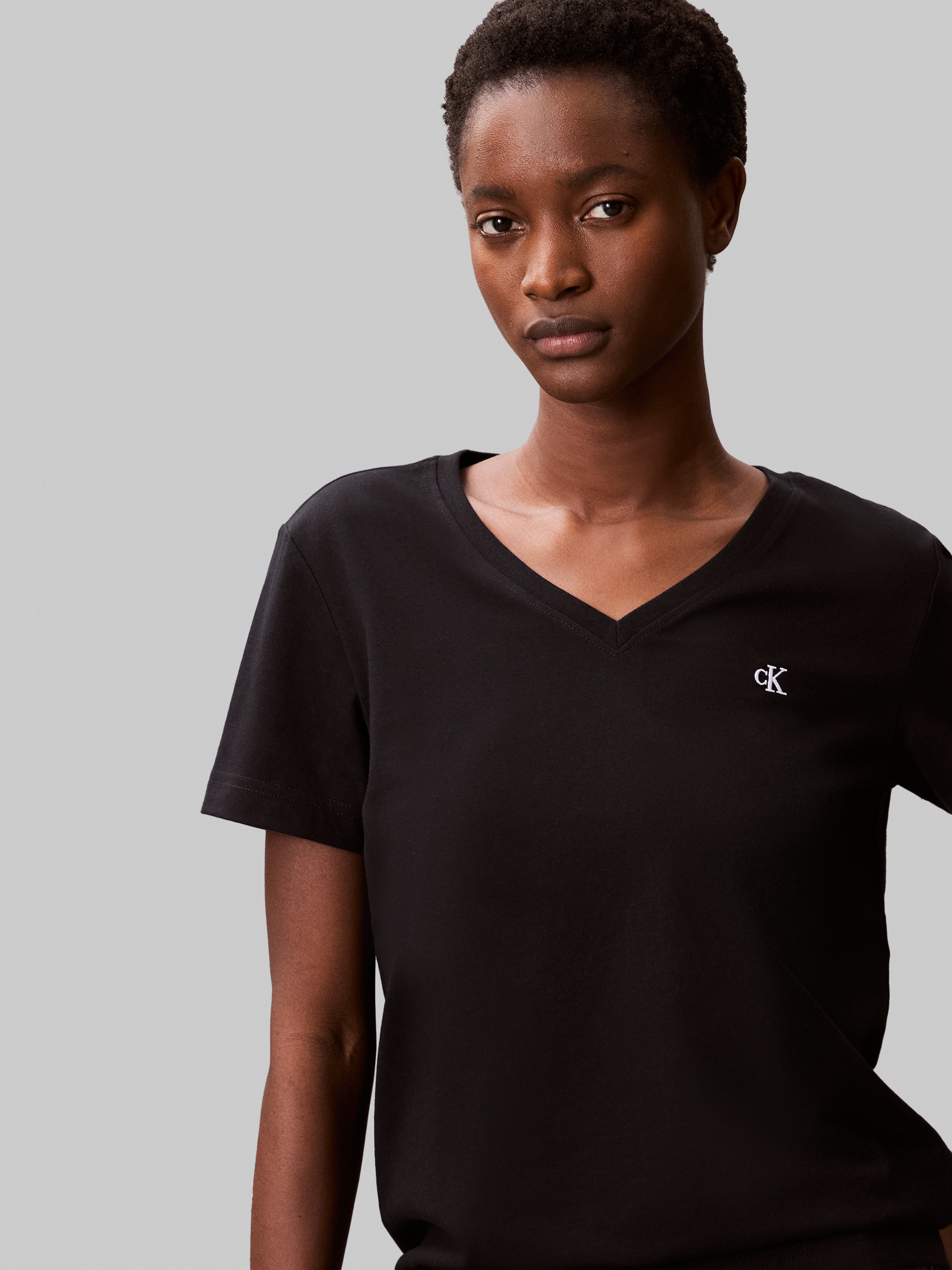 Calvin Klein Jeans T-Shirt »Archive Jersey Vnk Tee EU«, Mit V-Ausschnitt