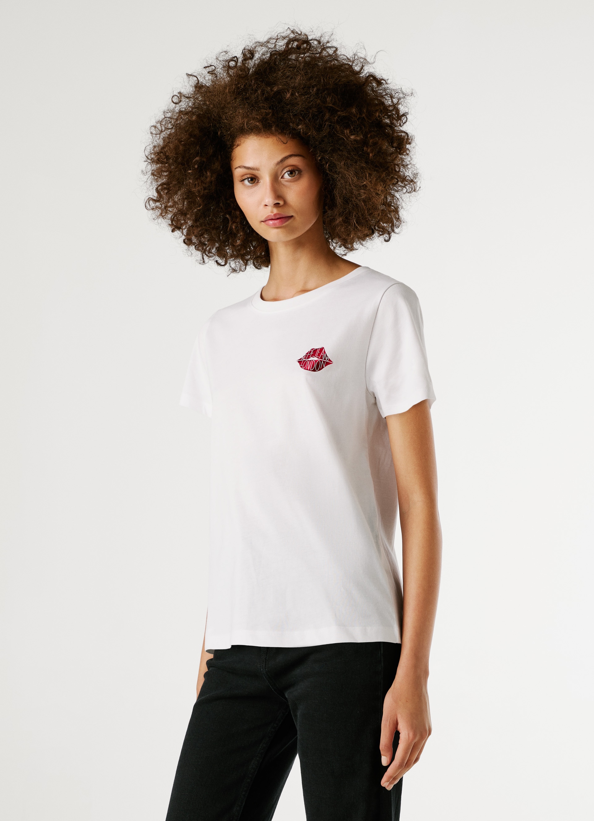 Pepe Jeans T-Shirt »BRULE« mit Runhals, kleiner Print auf der Brust