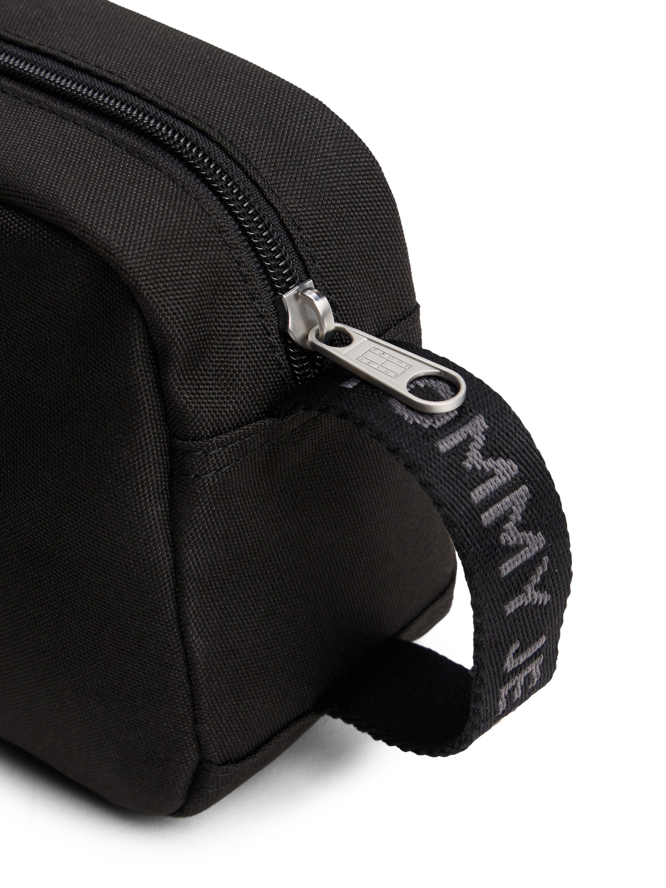 Tommy Jeans Kulturbeutel »TJM ESS DAILY WASHBAG« , Unisex Kosmetiktasche, Minibag mit Flaggen-Aufnäher