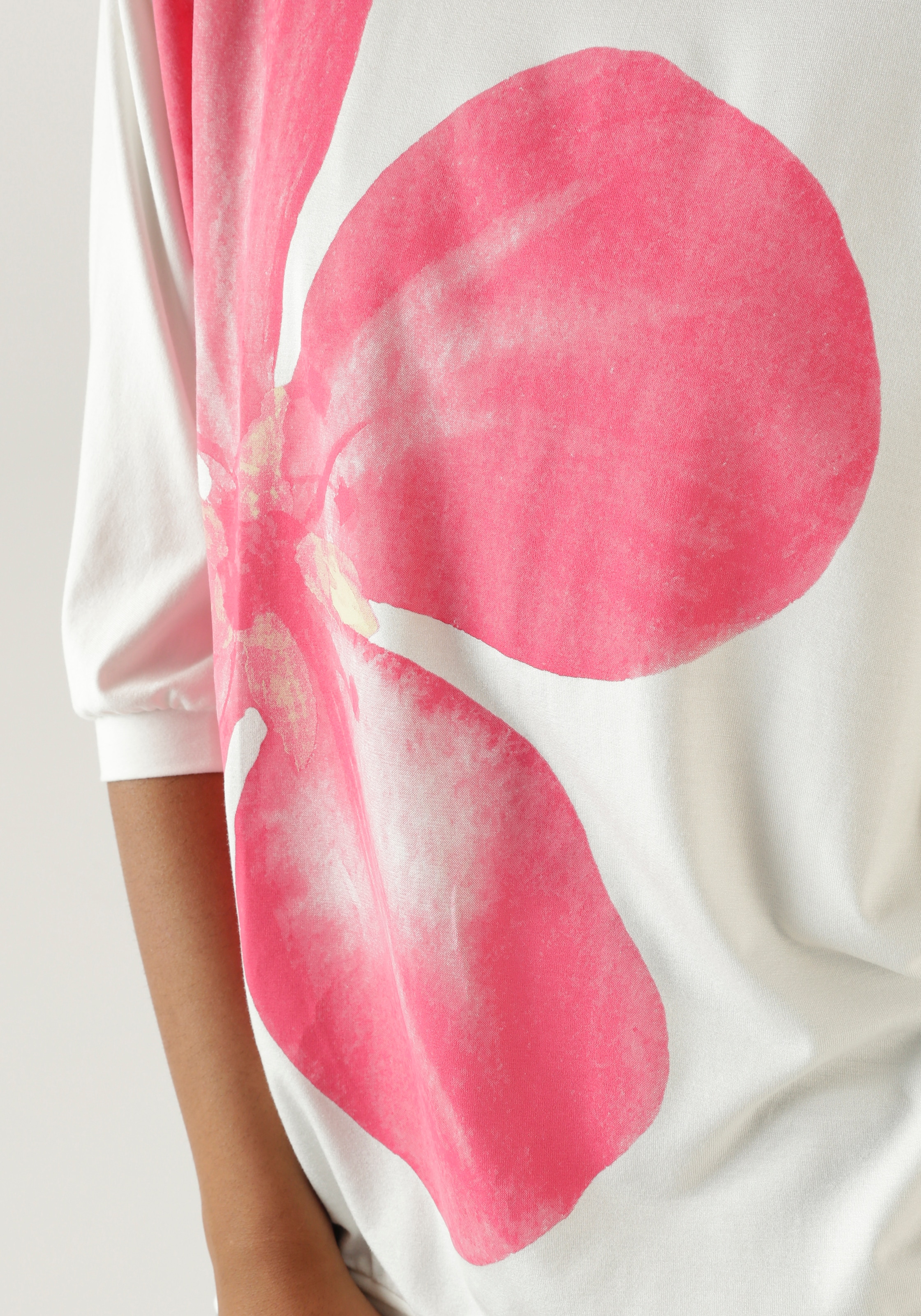 Aniston SELECTED Fledermausshirt, mit großem Front-Blumendruck