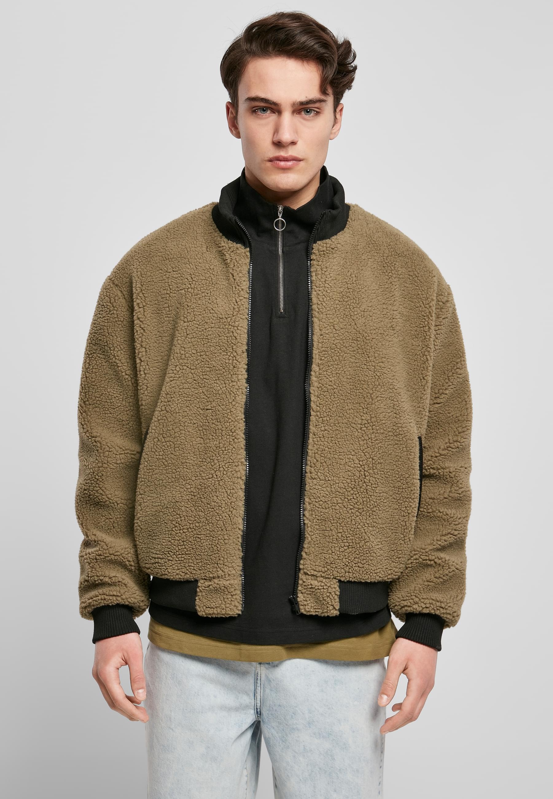 URBAN CLASSICS Winterjacke »Urban Classics Herren Boxy Sherpa Jacket« 1 Stk. tlg. ohne Kapuze