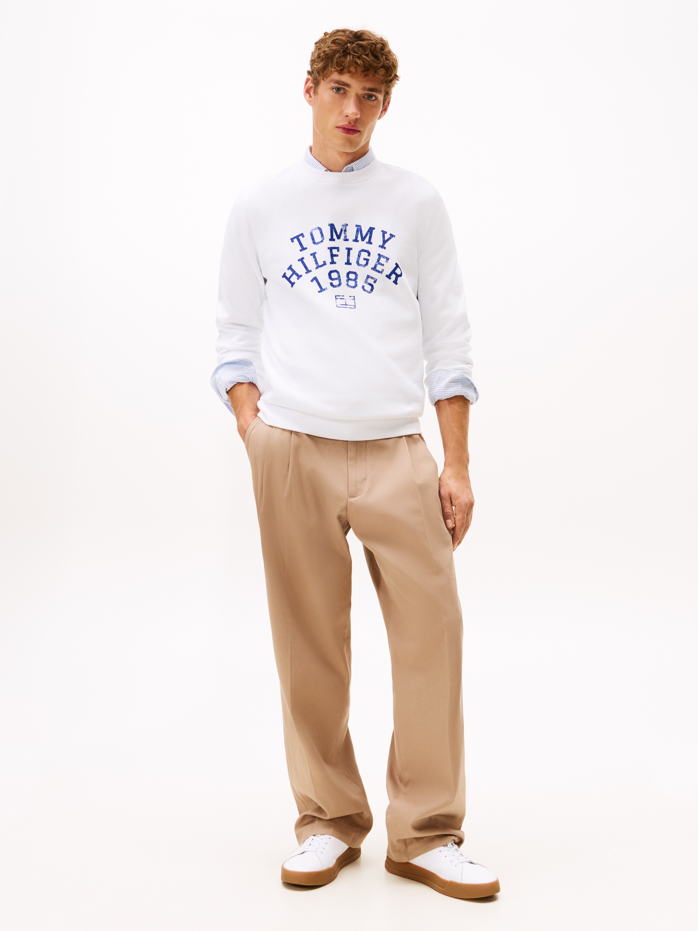 Tommy Hilfiger Sweatshirt »HILFIGER ARCH«, normale Passform, kontrastfarbener Print, Rundhals
