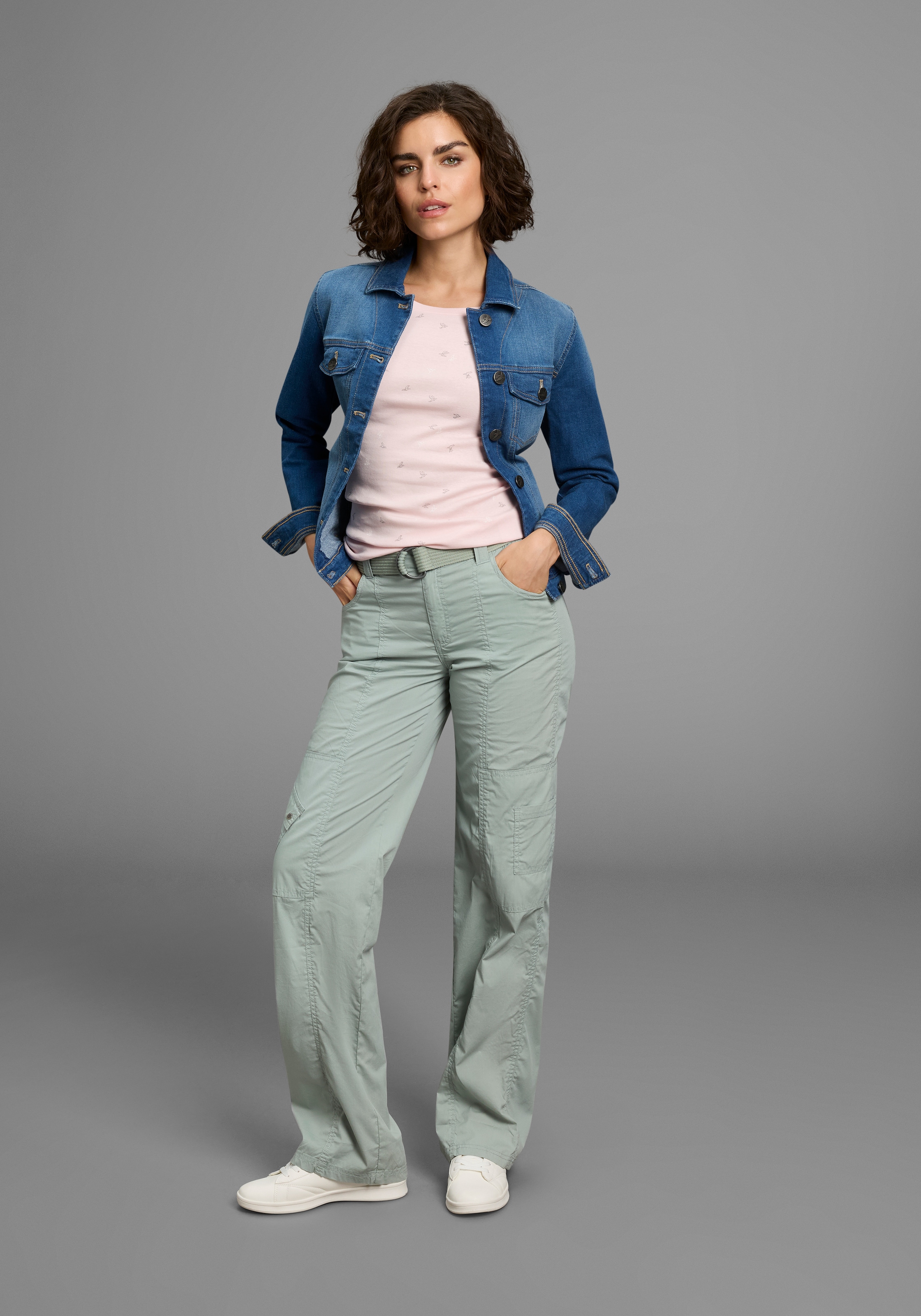 KangaROOS T-Shirt Kurzarm,  sehr figurbetont,  aus 100% Baumwolle