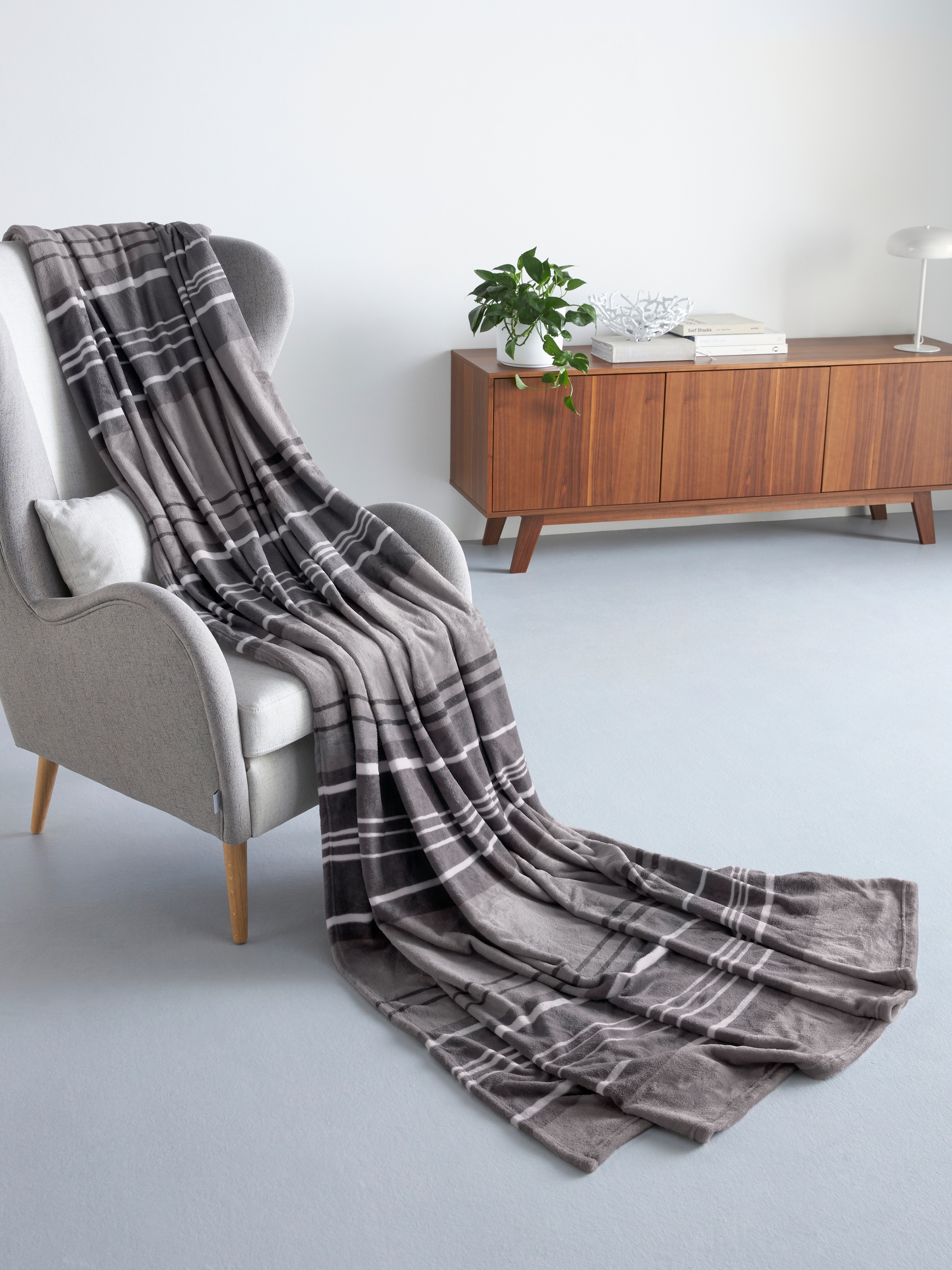 my home Wohndecke »Kelian«, mit Streifen, XXL Wohndecke 210x280,weich und a günstig online kaufen