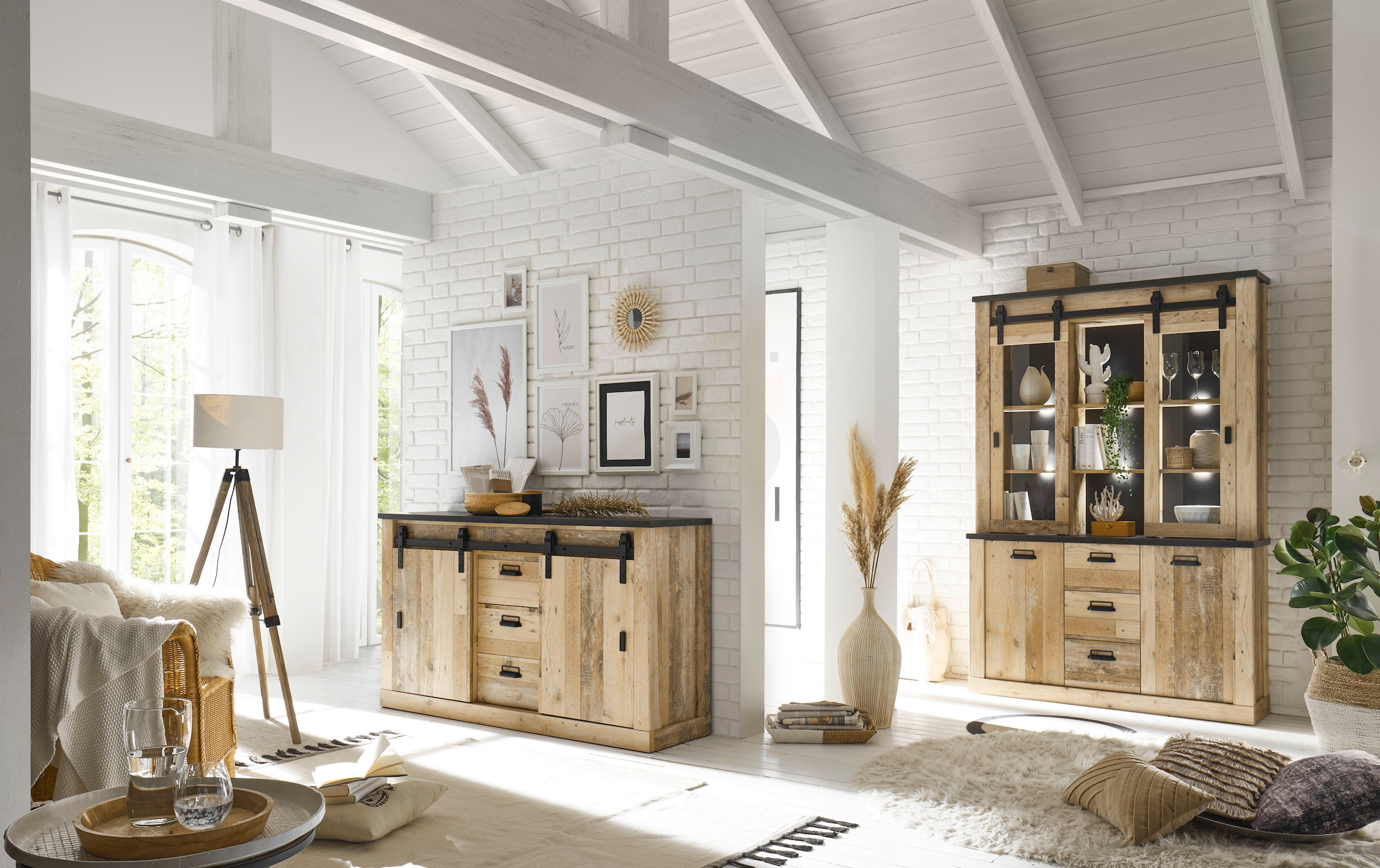 Home affaire Buffet »SHERWOOD«, Holz Dekor, mit Scheunentorbeschlag und Apothekergriffen, Breite 133cm
