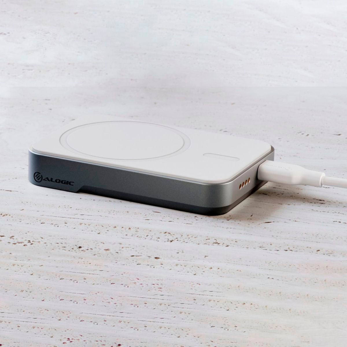 ALOGIC Powerbank »Matrix Universal Magnetic MagSafe«, Matrix Universal Magnetic MagSafe Powerbank 5000mAh Black, 5000 mAh