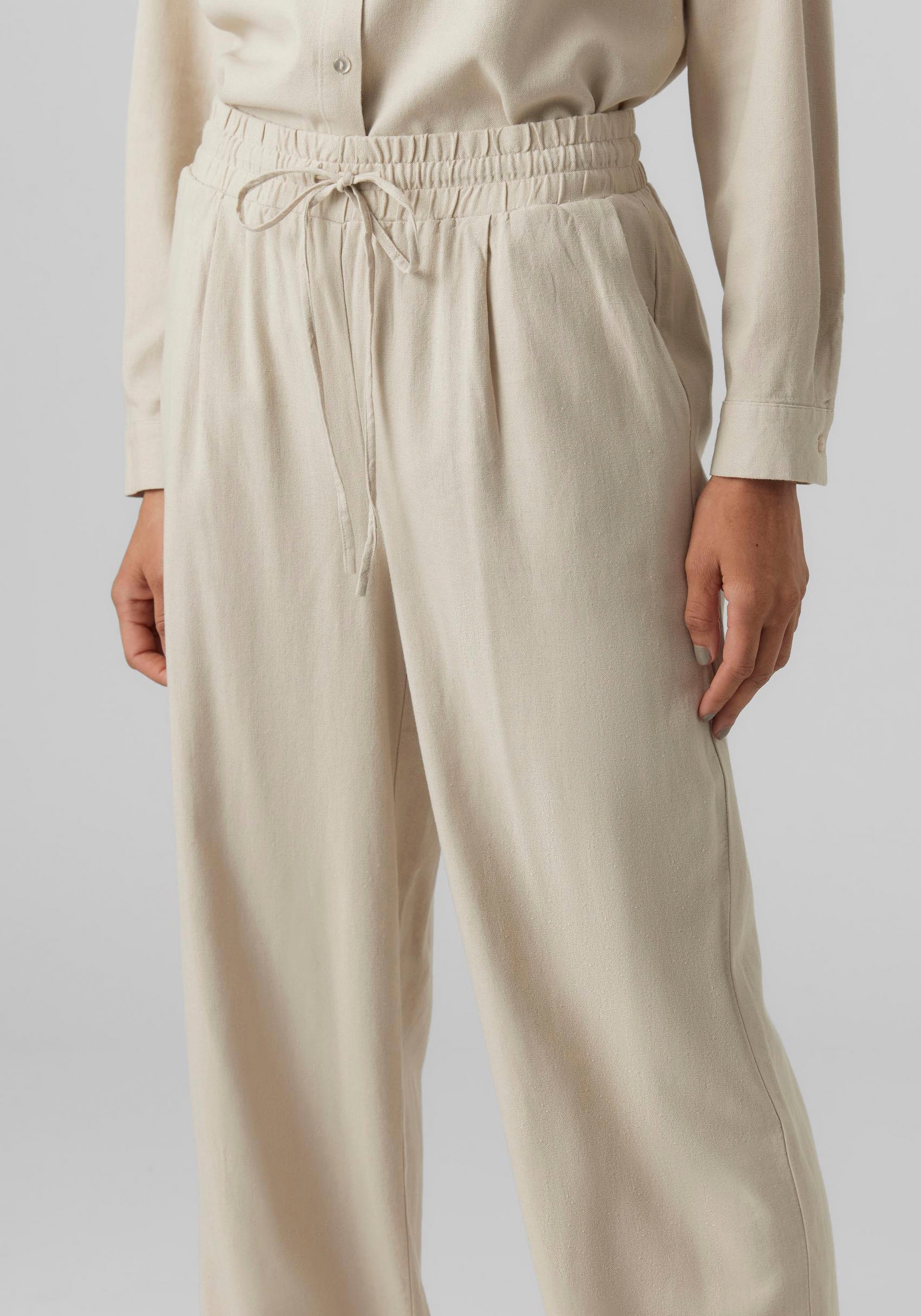 Vero Moda Schlupfhose »VMJESMILO HW WIDE PANTS WVN NOOS«, mit Seitentaschen