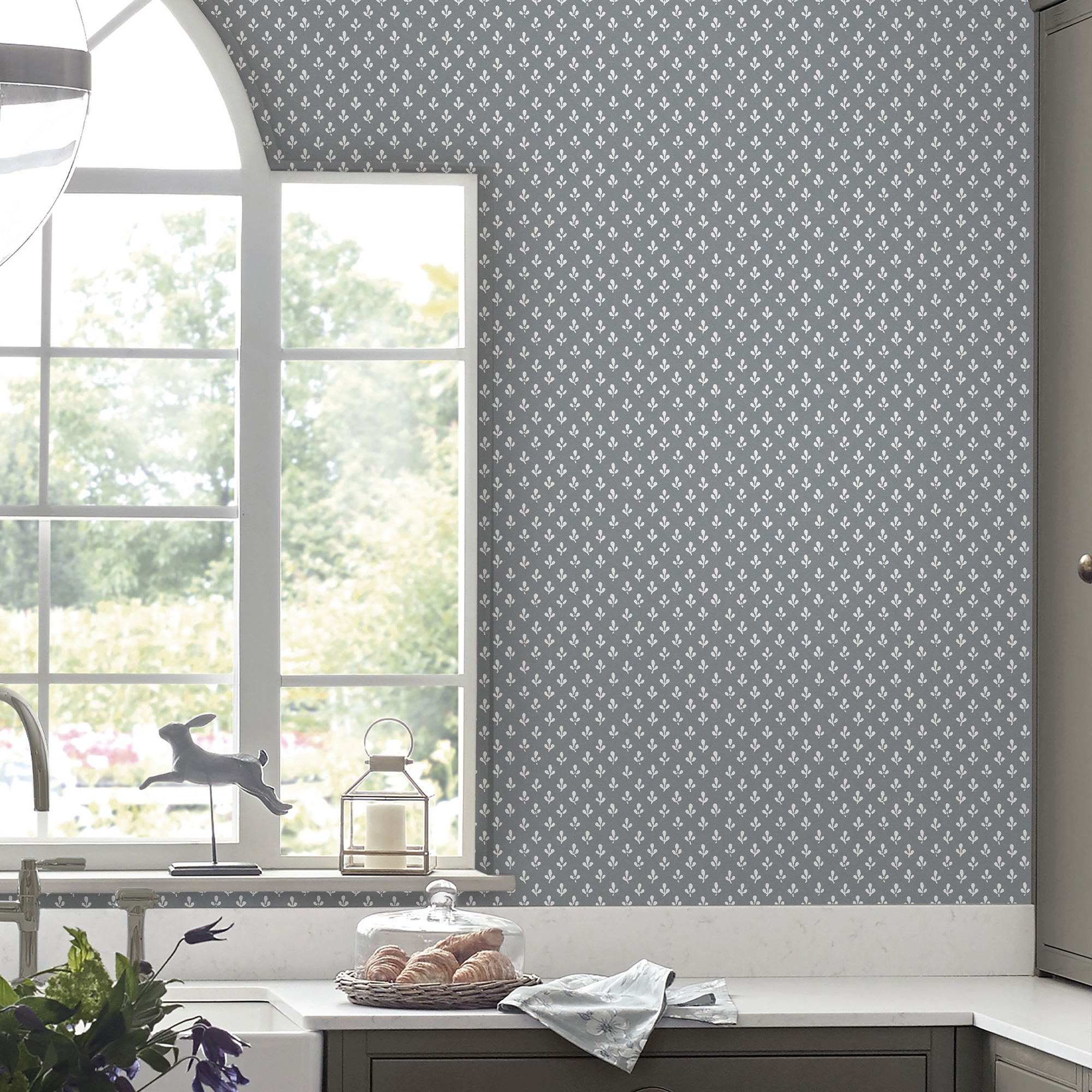LAURA ASHLEY Vliestapete »Trefoil Slate Grey« floral texturiert 10mx52cm