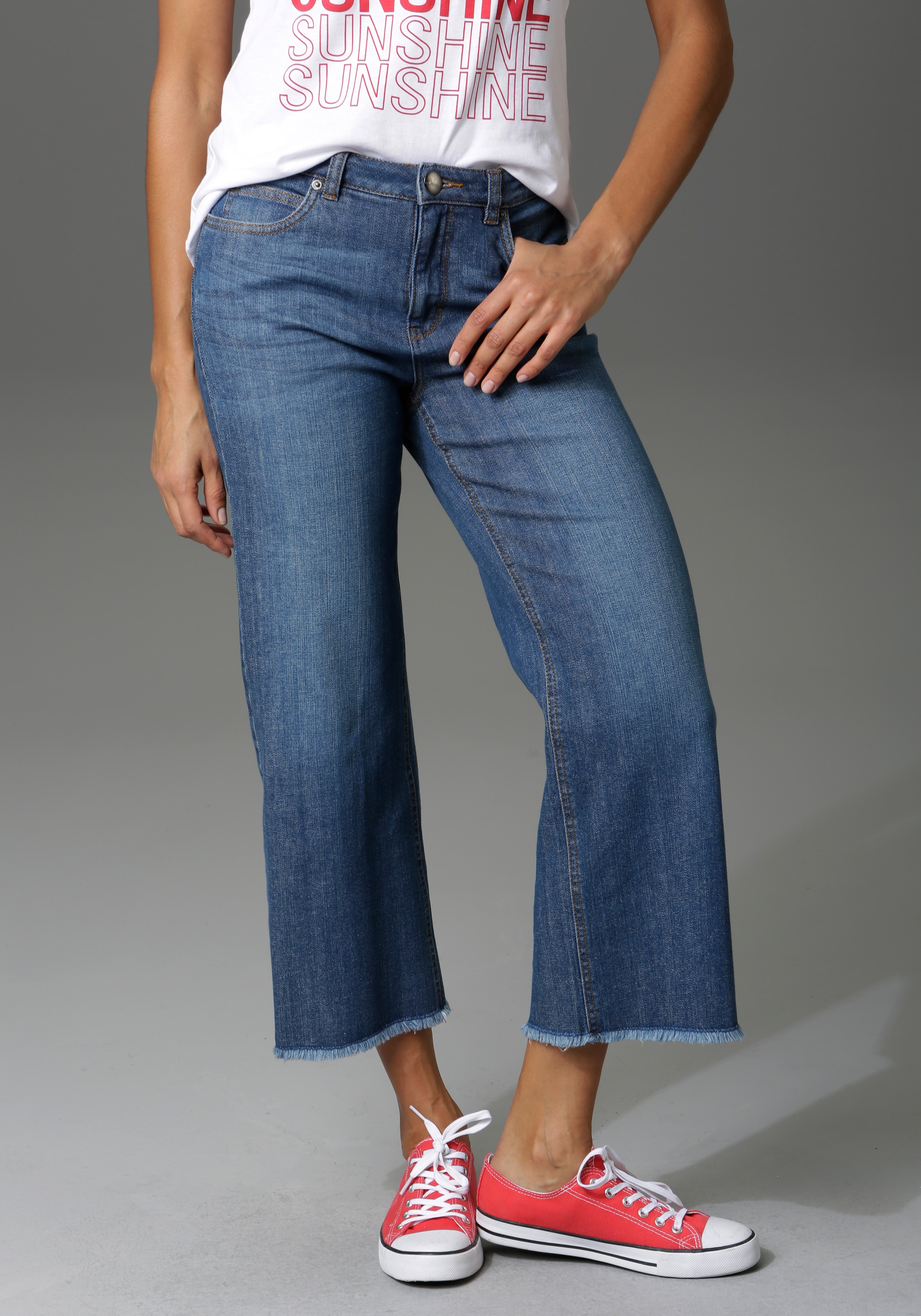 Aniston CASUAL 7/8-Jeans, Online-Shop leicht Beinabschluss im ausgefranstem kaufen mit