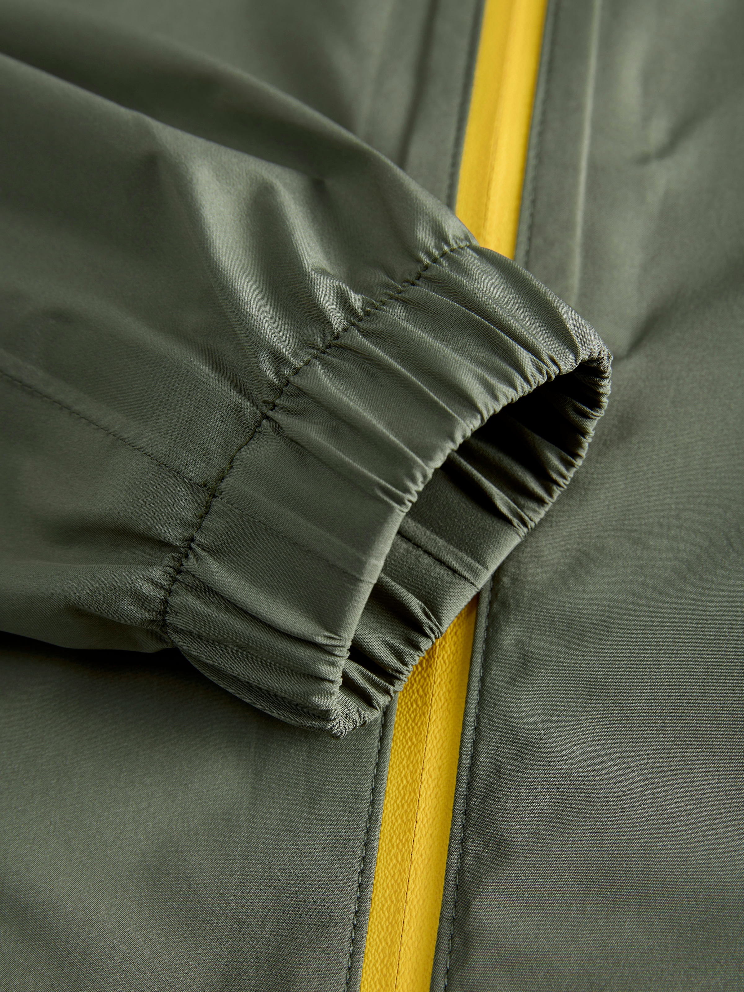 Jack & Jones Junior Regenjacke »JJEFLYNN RAIN JACKET SN JNR« mit Kapuze